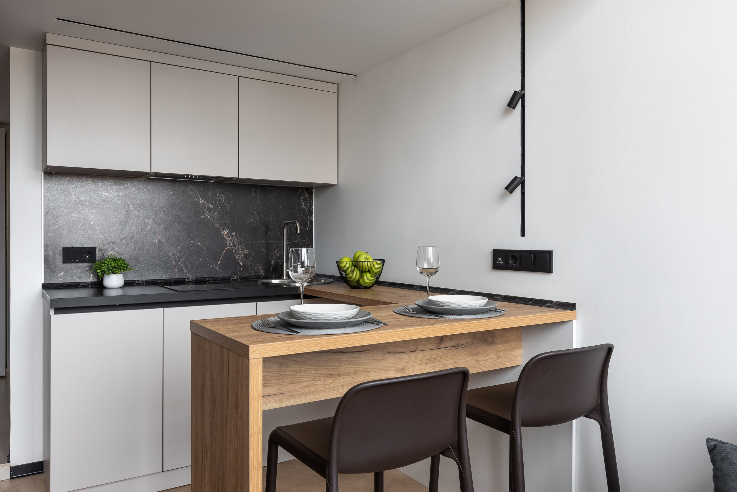 Апартаменты с антресолью. Интерьерный фотограф в Москве Роман Потапов