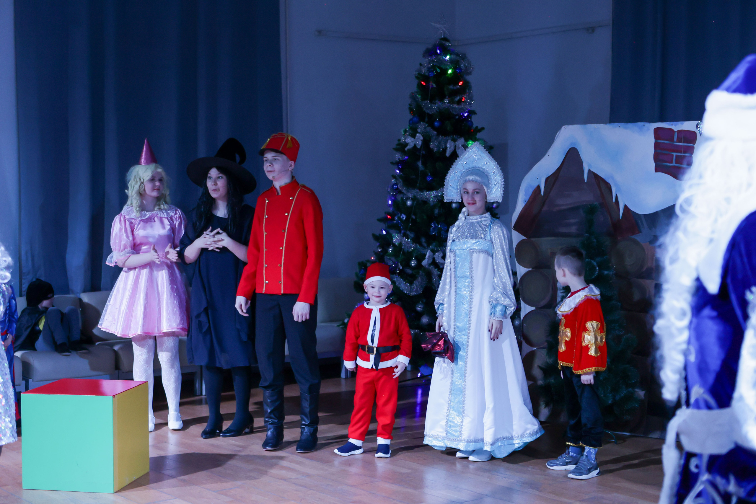 Новогодняя скачзка центр детского творчесва Подольск. Выпускные альбомы и школьный фотограф в Подольске, Троицке, Щербинке, Москве и Московской области