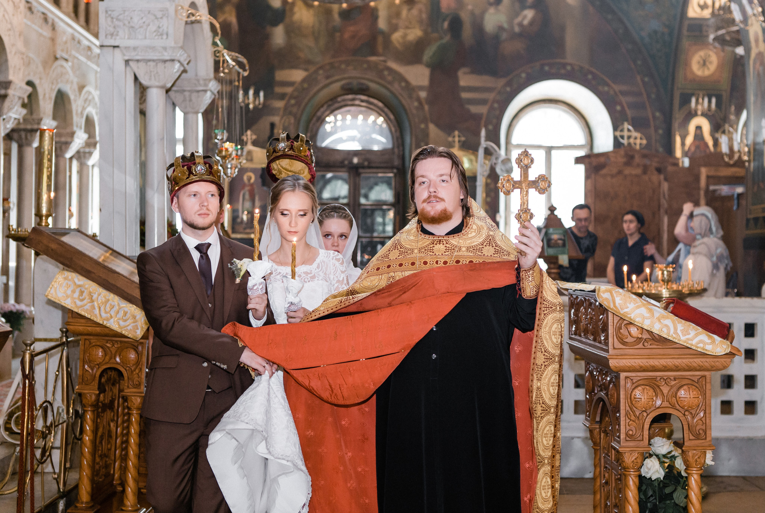 Свадебная фотосессия Сергея и Елены. Наш свадебный день. Видеосъемка и фотосъемка свадеб. Фотограф и оператор на свадьбу. Видеосъемка подкастов, собственная видео-фотостудии. Предметная фотосъемка