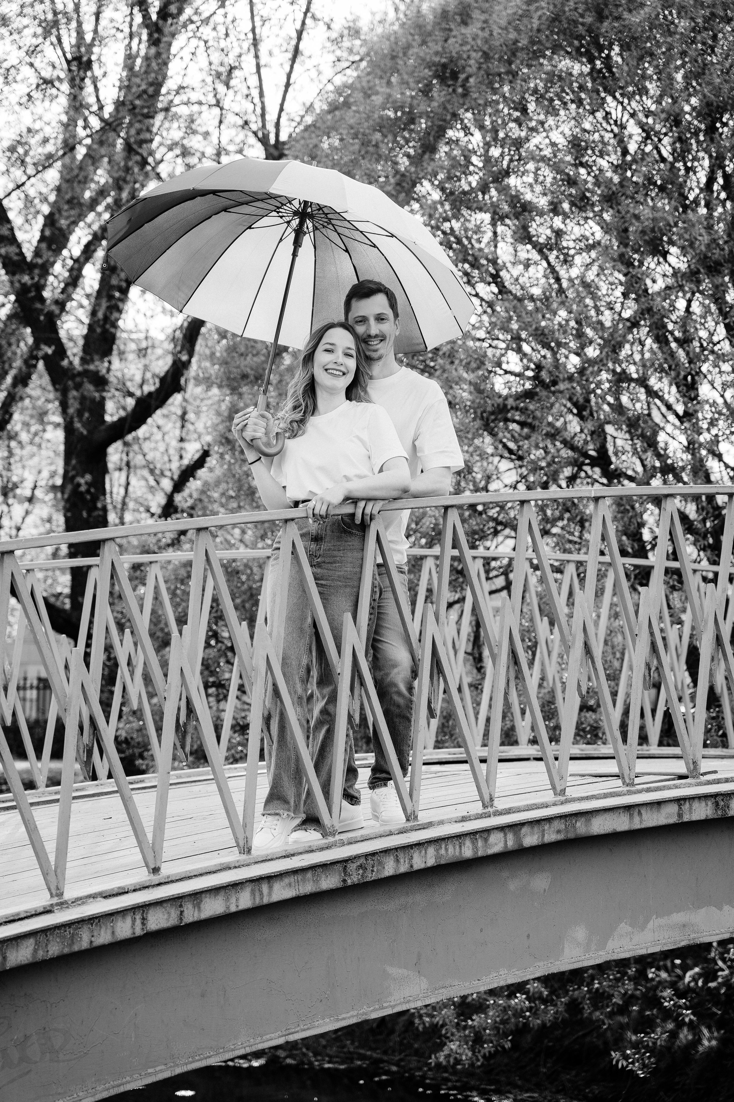 Под цветным зонтом