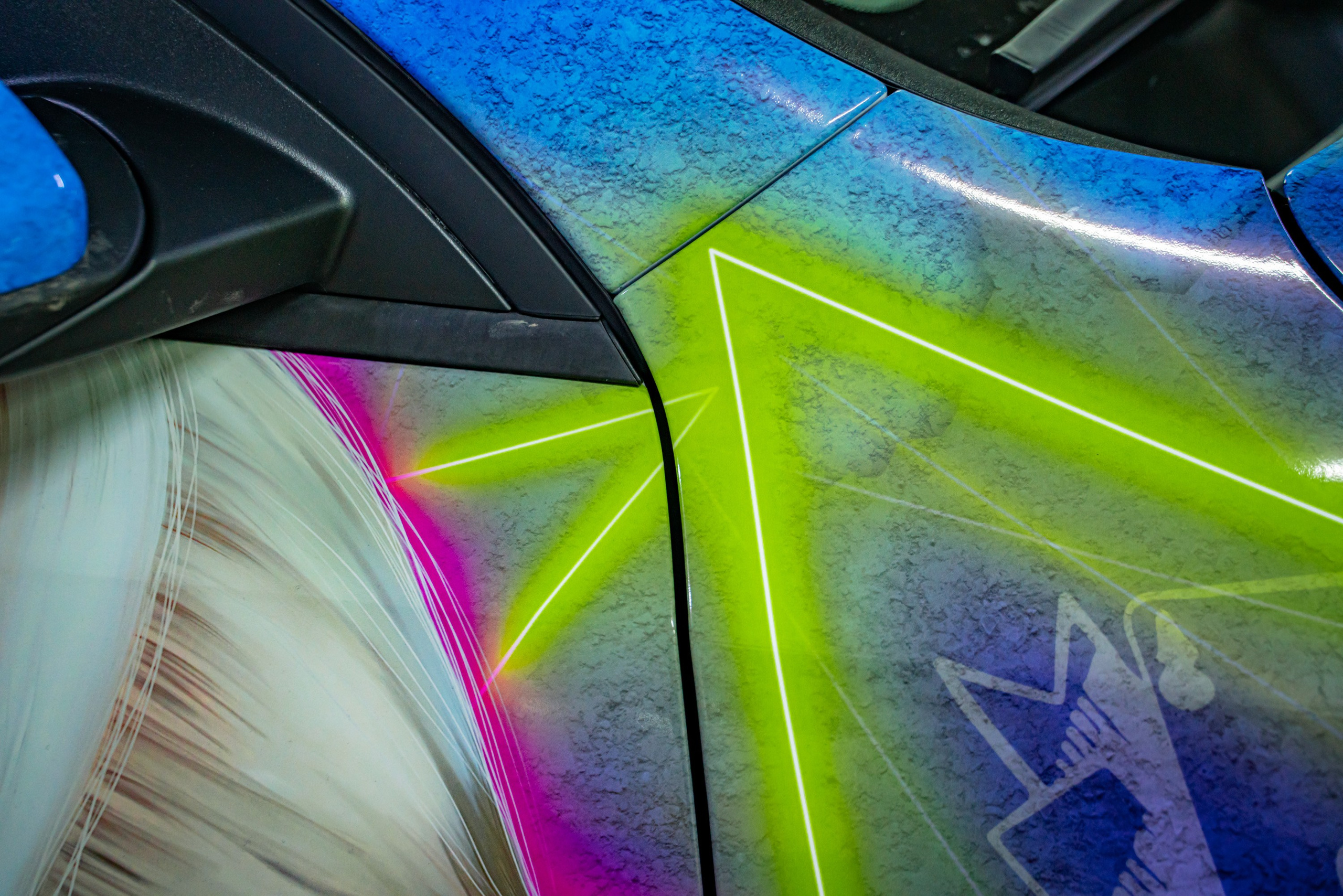 Винилография на KIA Ceed SW. Студия дизайна и оклейки авто Barmaley Design