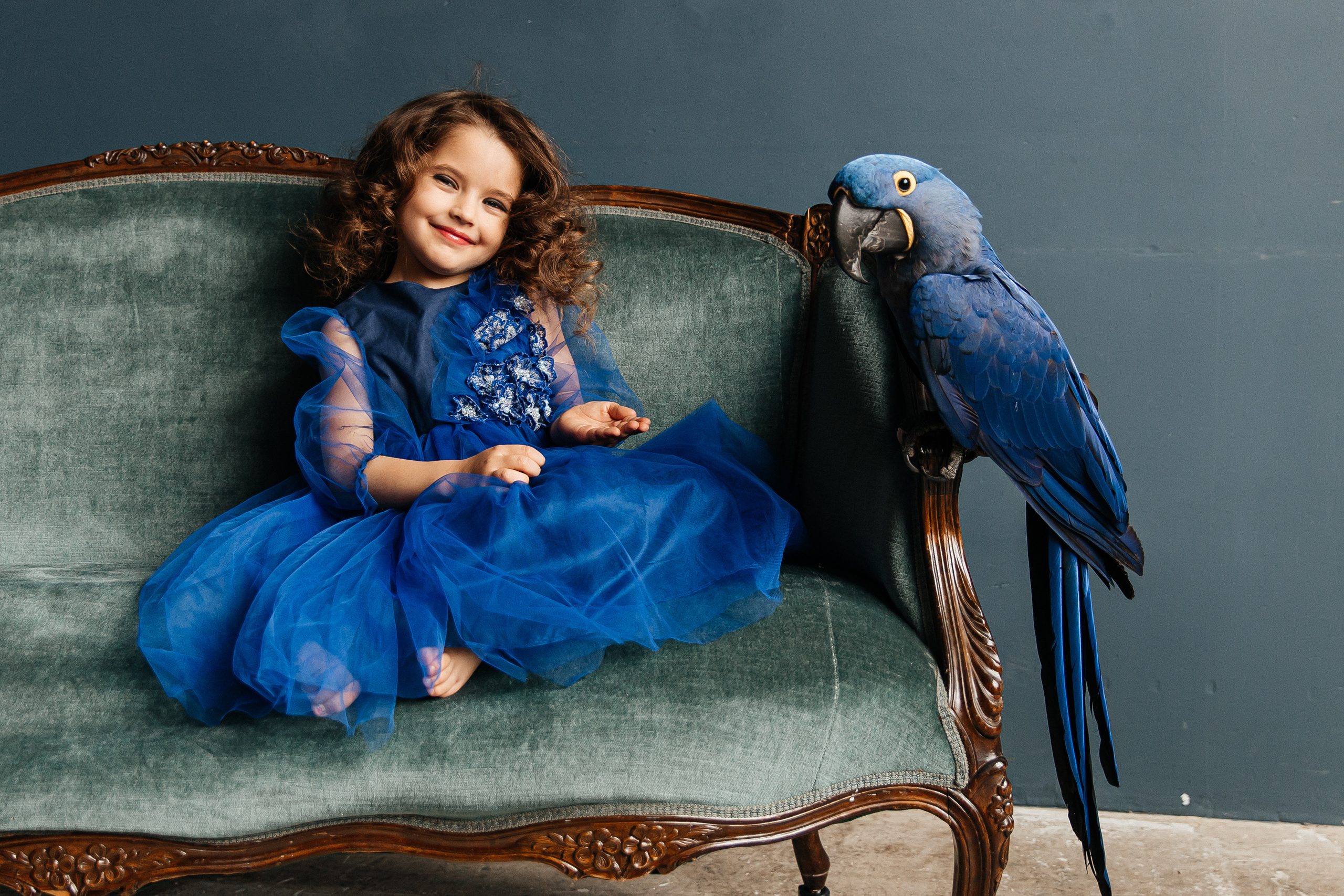 Студийные с попугаем. Свадебный и семейный фотограф в Москве Холда Тати