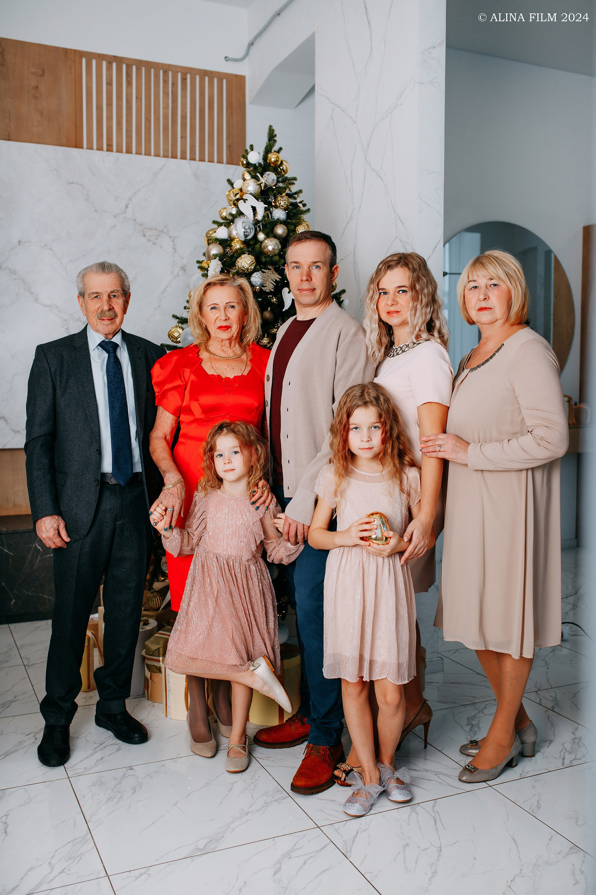 Студийная семейная фотосессия. Фотограф в Санкт-Петербурге Alina Film