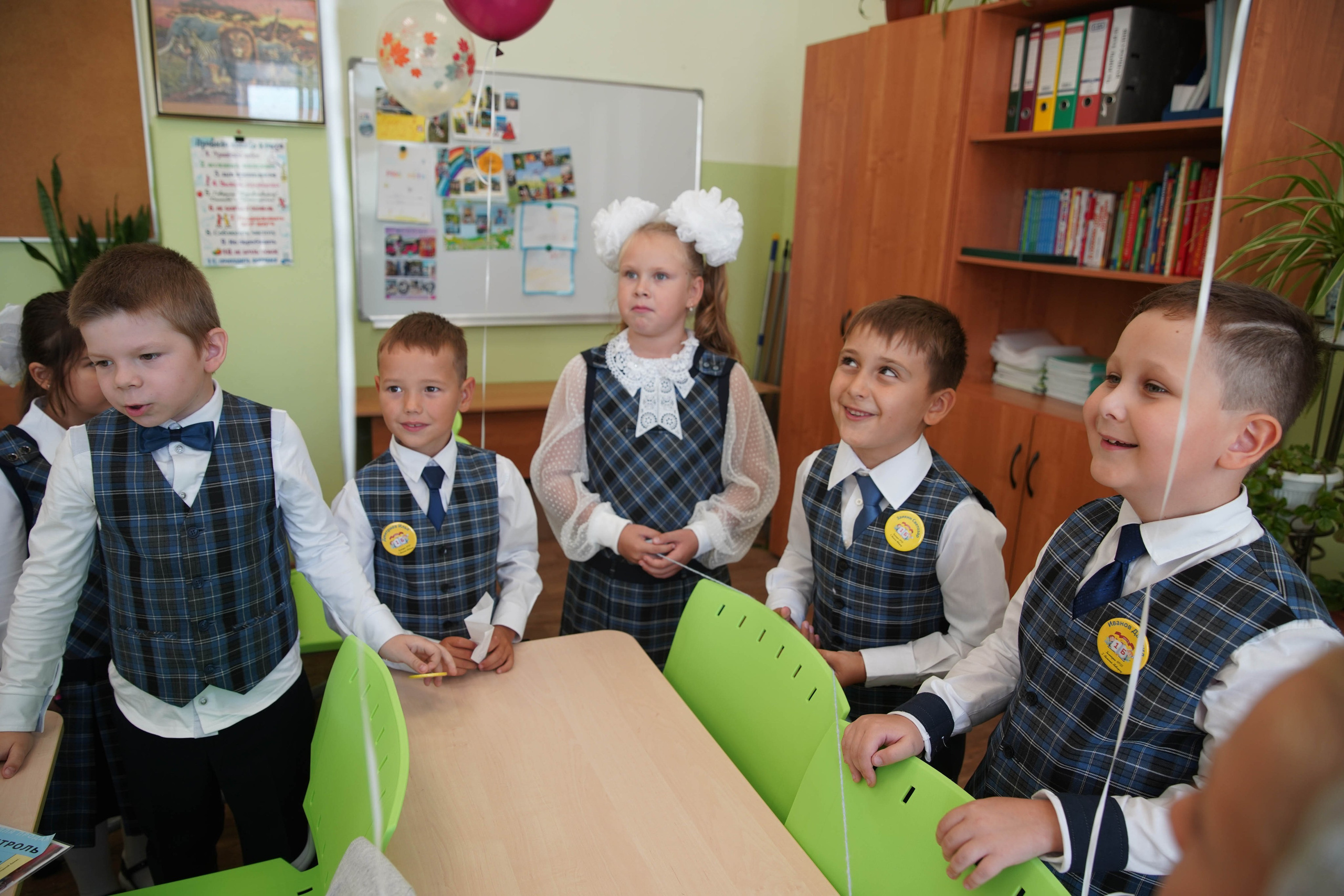 Первый класс линейка, в классе, портреты. Семейный и детский фотограф в Нижнем Новгороде