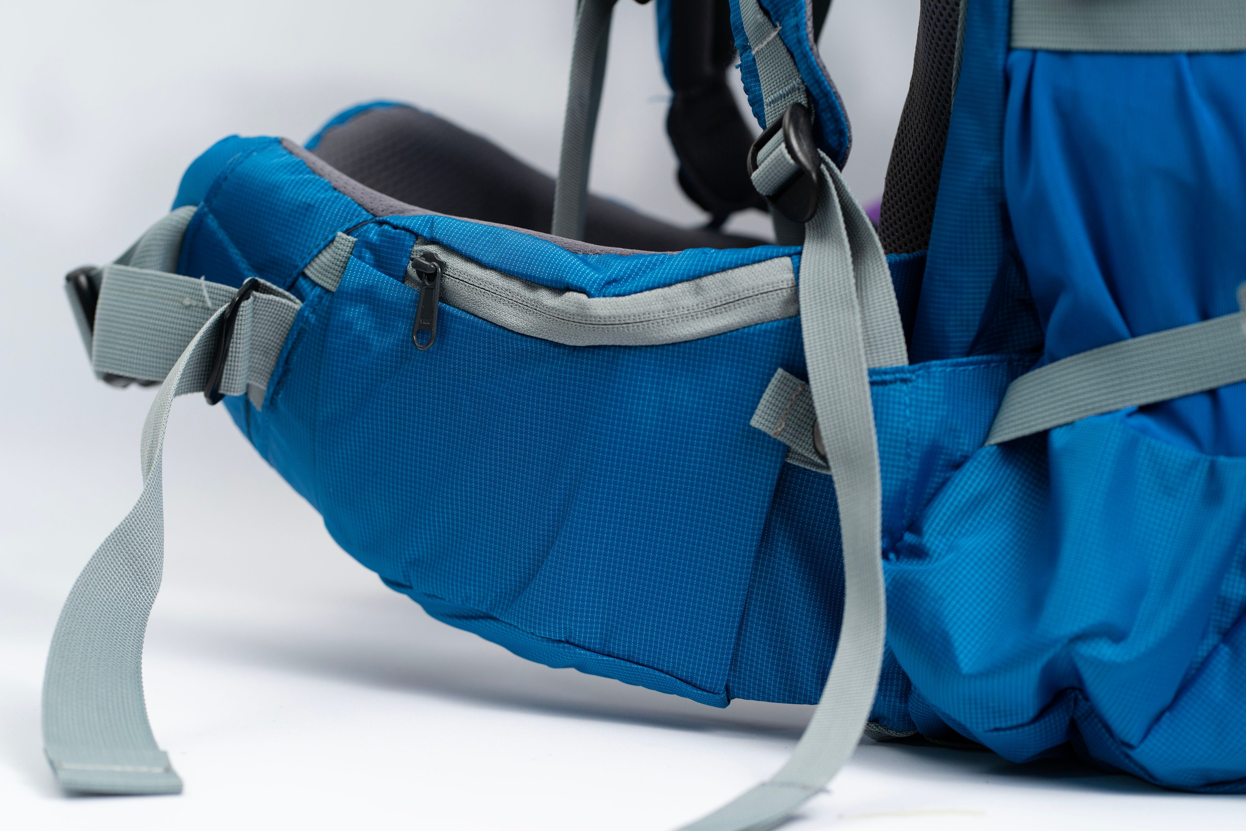 Видеообзор и фотосъемка туристических рюкзаков для маркетплейса. Фото / Видеосъемка в Москве