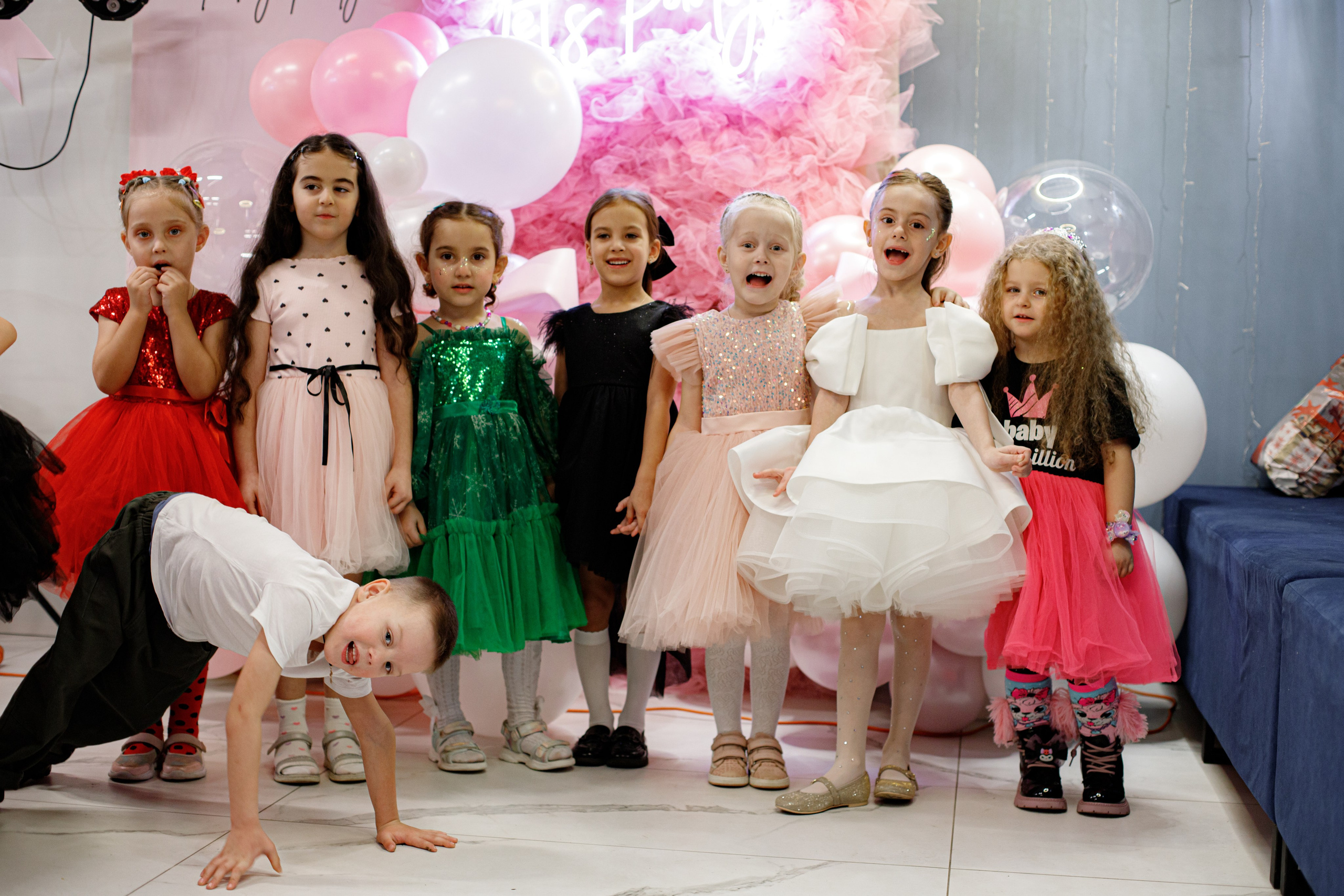 ASIA'S BIRTHDAY PARTY. Photokarish