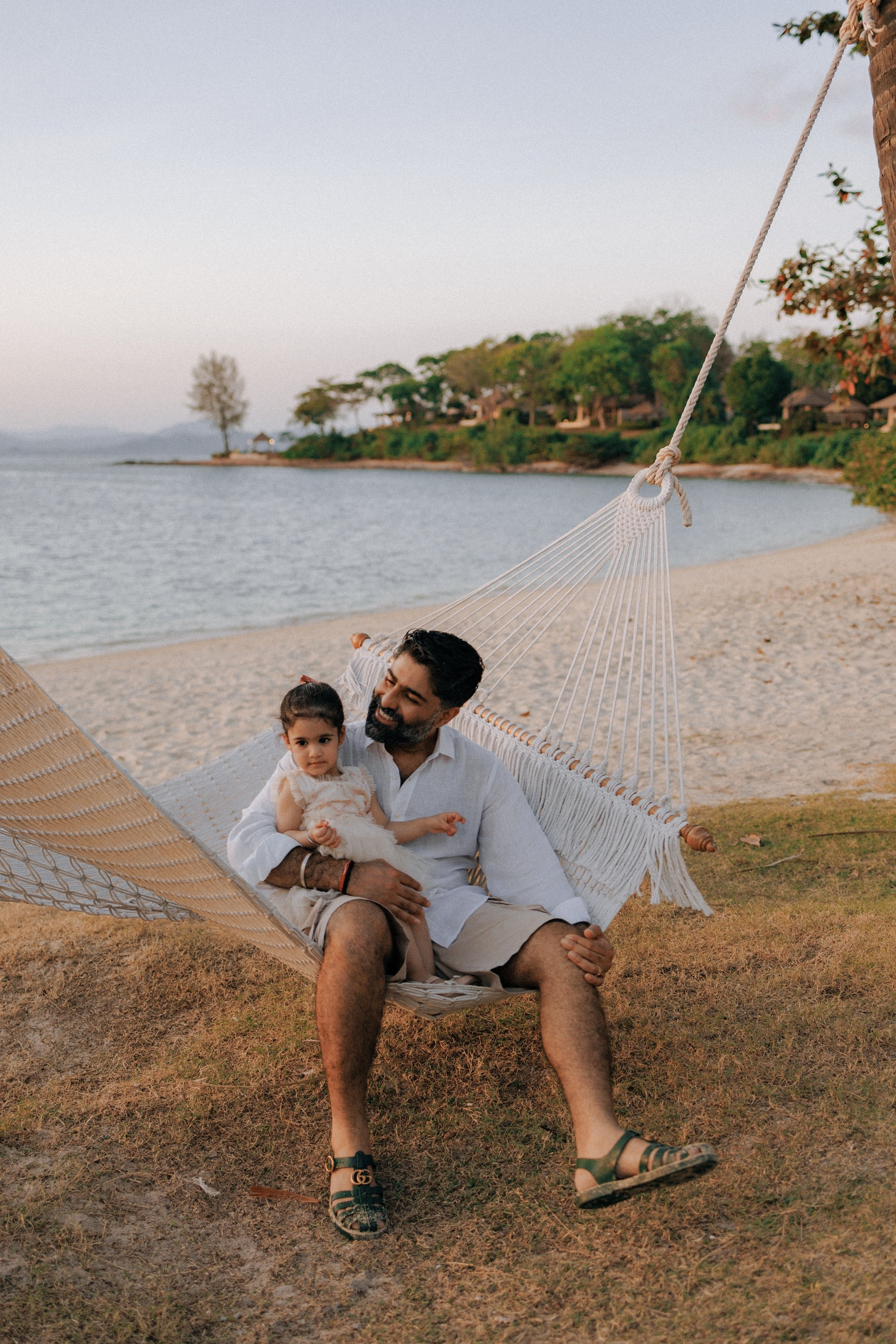 Family photoshoot in Phuket, Thailand. Fedor Lemeshko — Destination Wedding and Family Lifestyle photographer