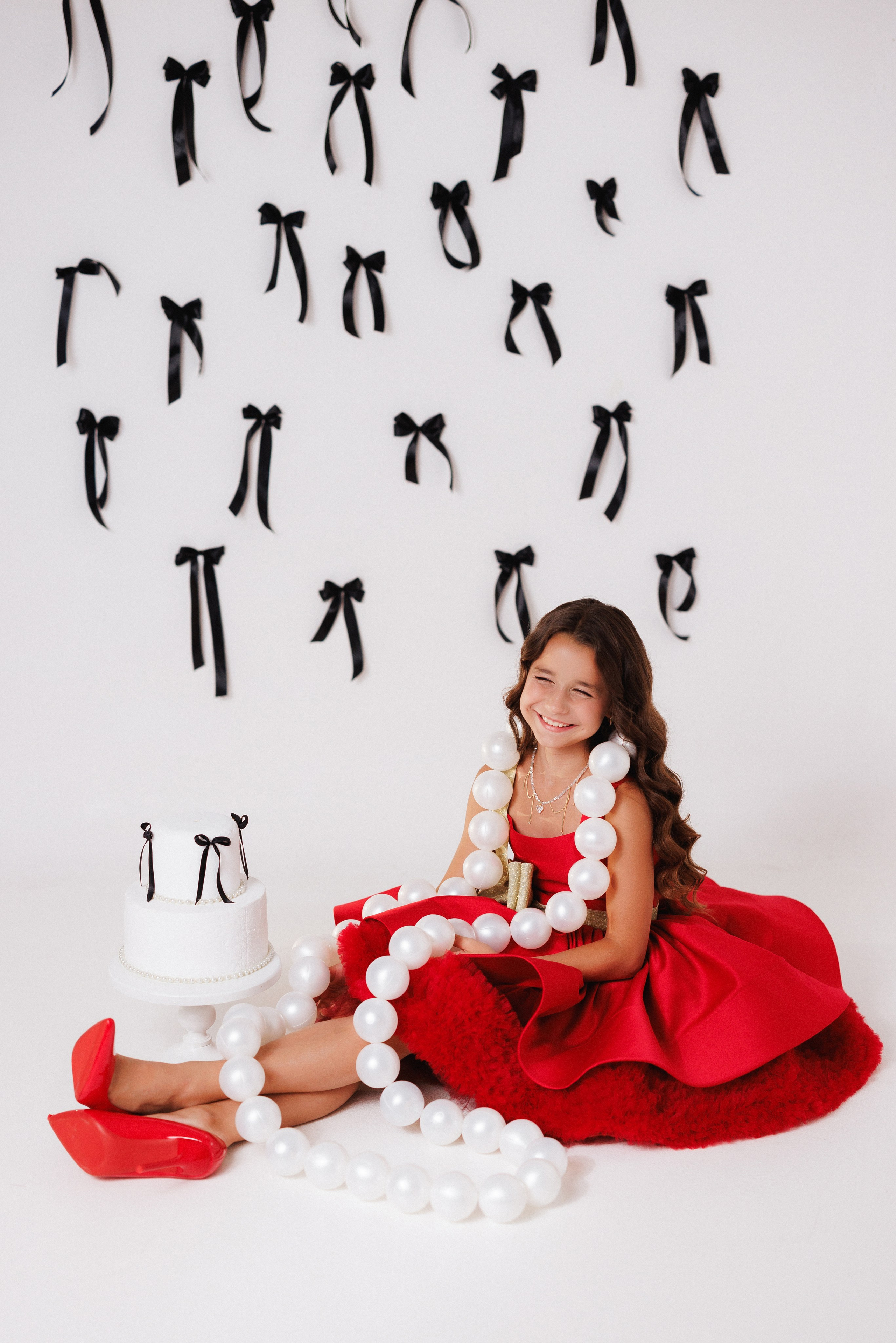 Детская фотосессия к Дню рождения для девочек, фотостудия «Антураж». Семейный и детский фотограф в Краснодаре Анна Трашкова