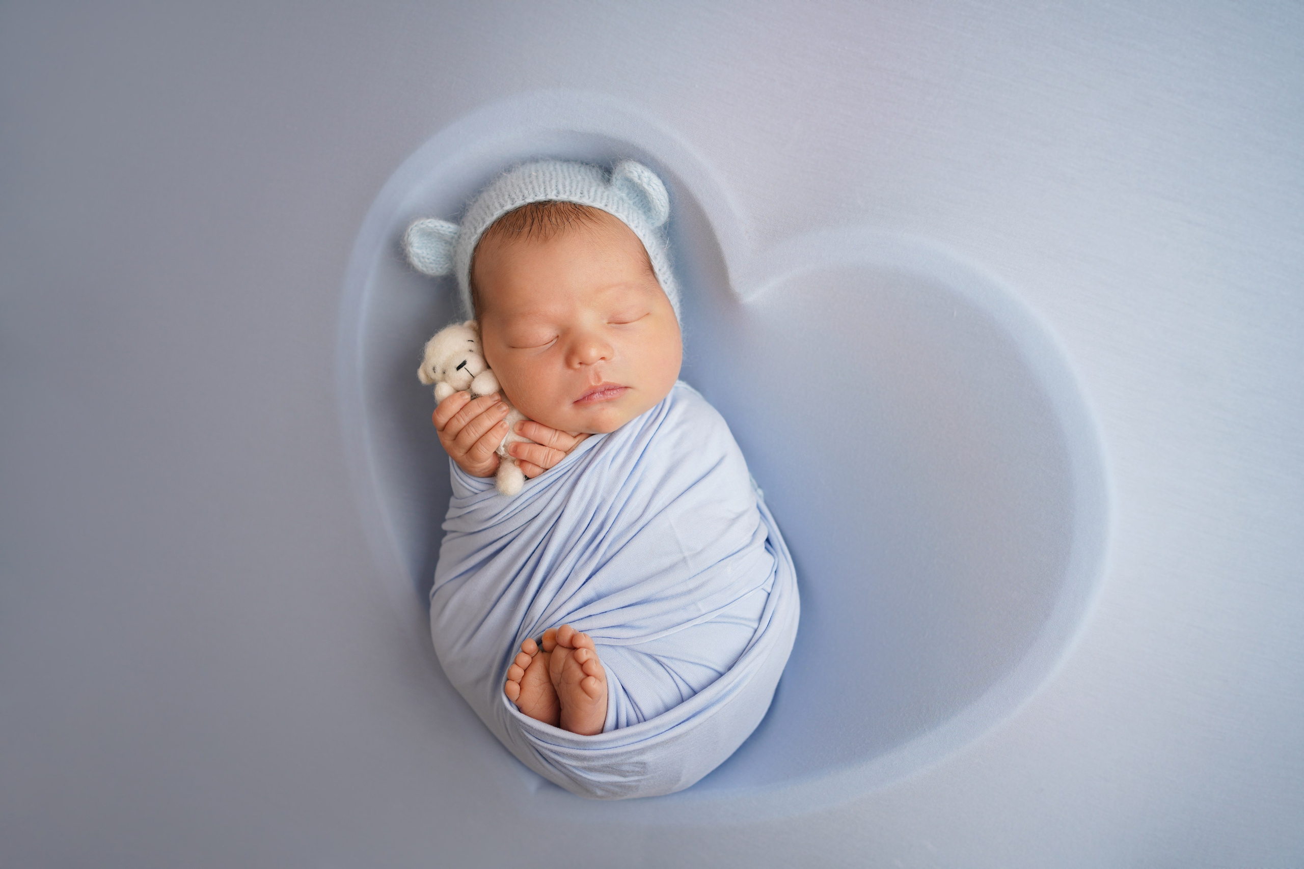 Кокон. Детский фотограф и фотограф новорожденных в Калининград Оксана Иваний