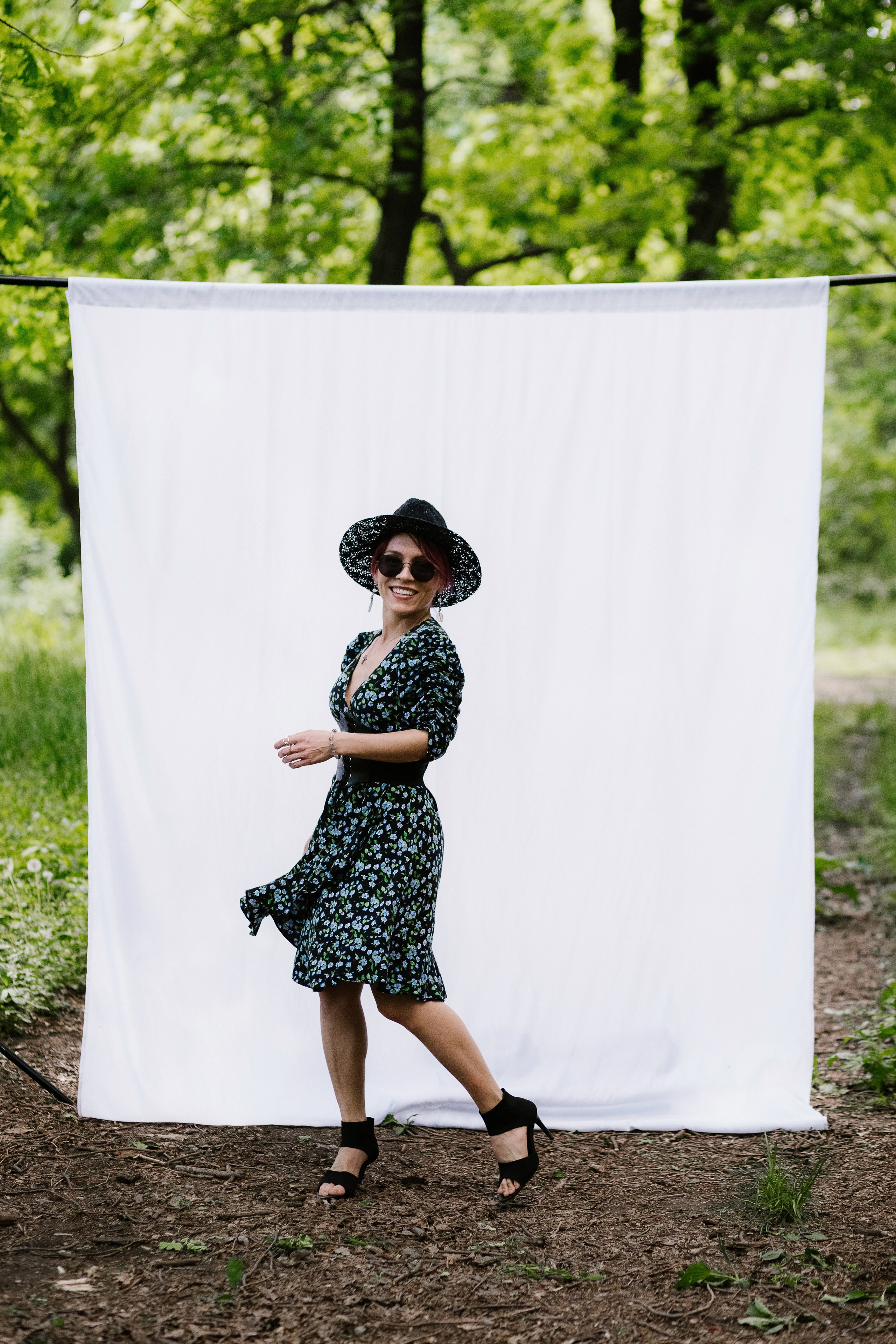 Ощущение леса в городе! Портреты на Белом Фоне в Дубках Таганрога. Свадебный и семейный фотограф в Таганроге Бакарюк Антон