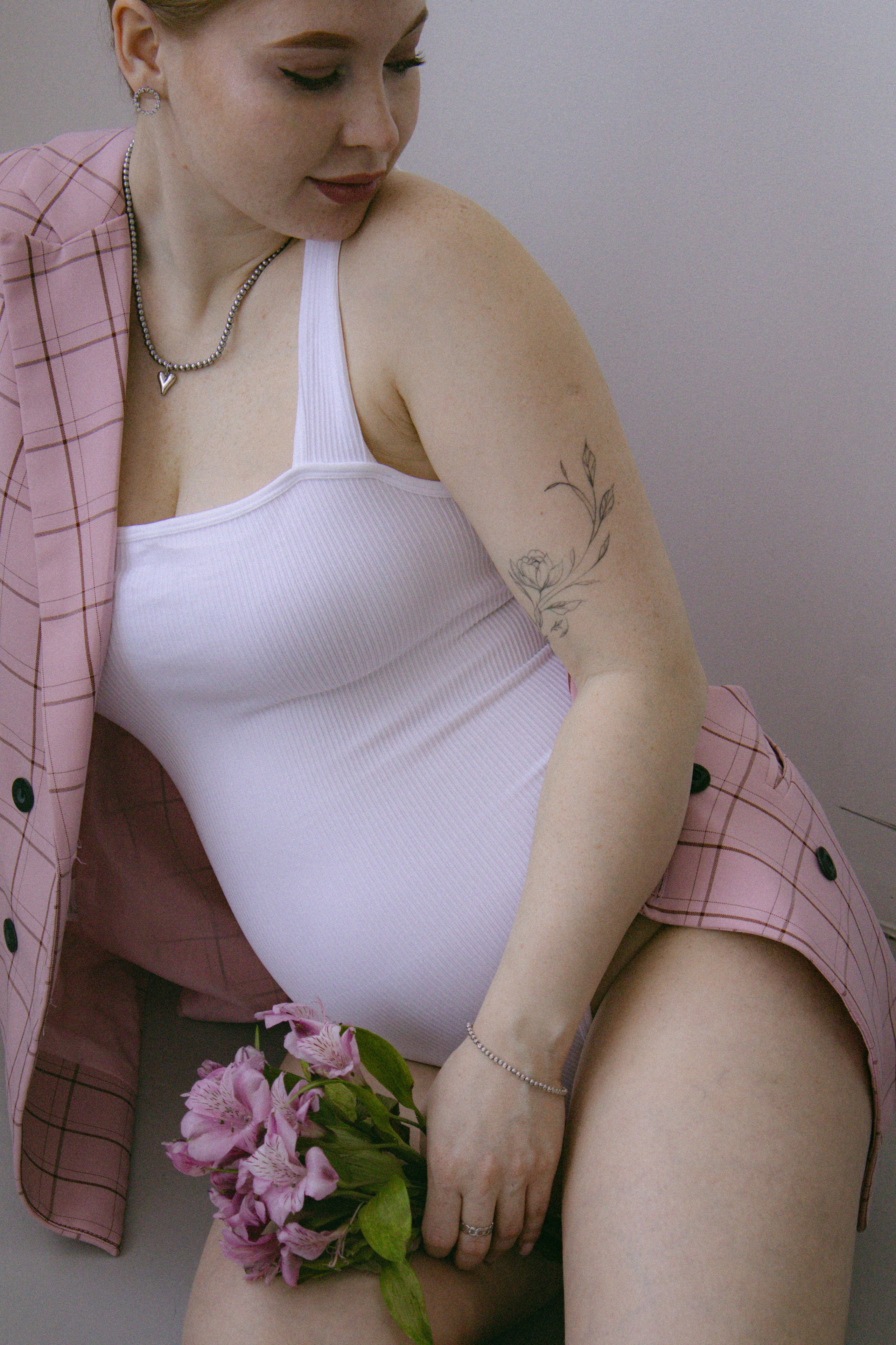 Елизавета. Фотосессия беременности в сутдии. Семейный и женский фотограф Москва Юлия Левада