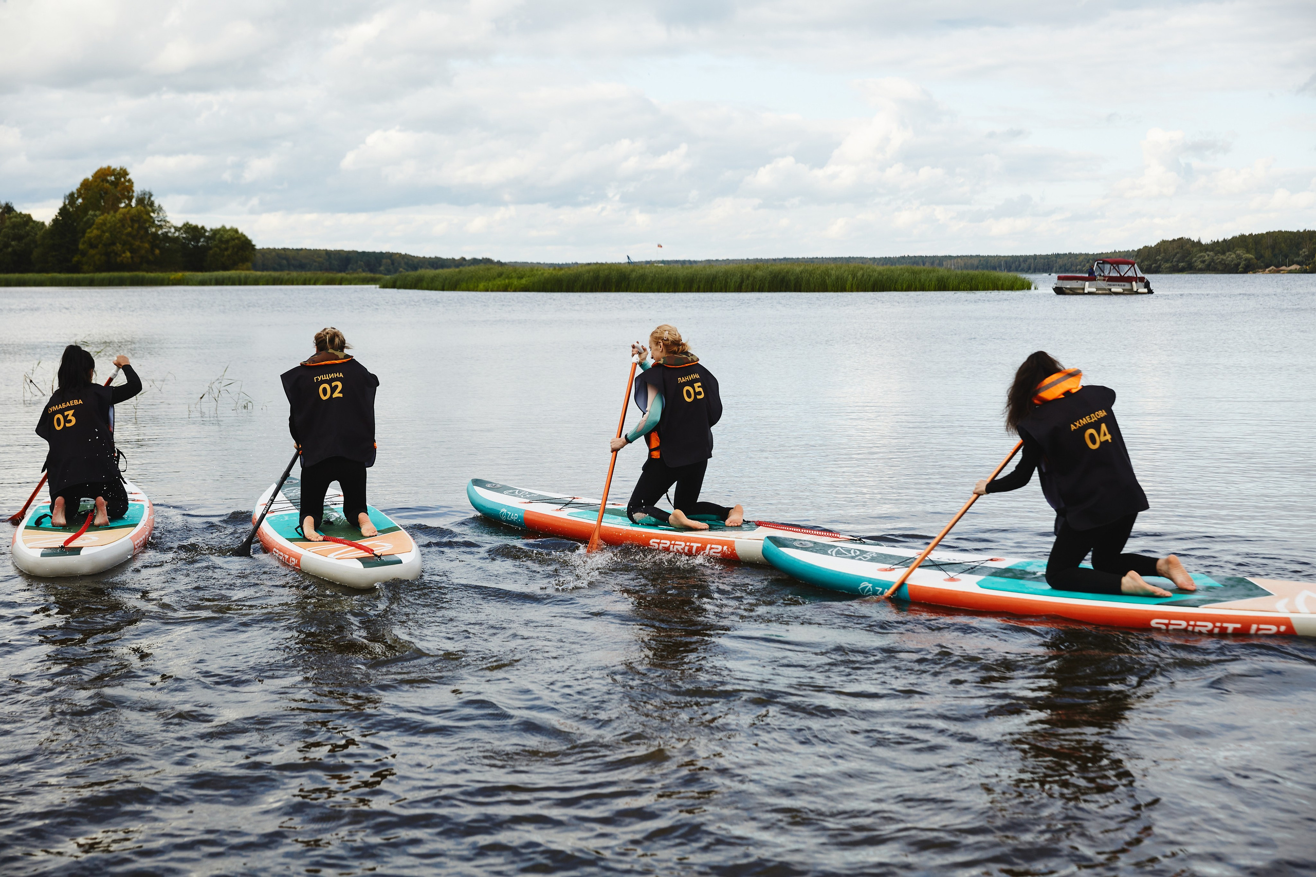 Фотограф на тимбилдинг: спортивное командообразование за городом. КонТайм: профессиональная съемка для организаций