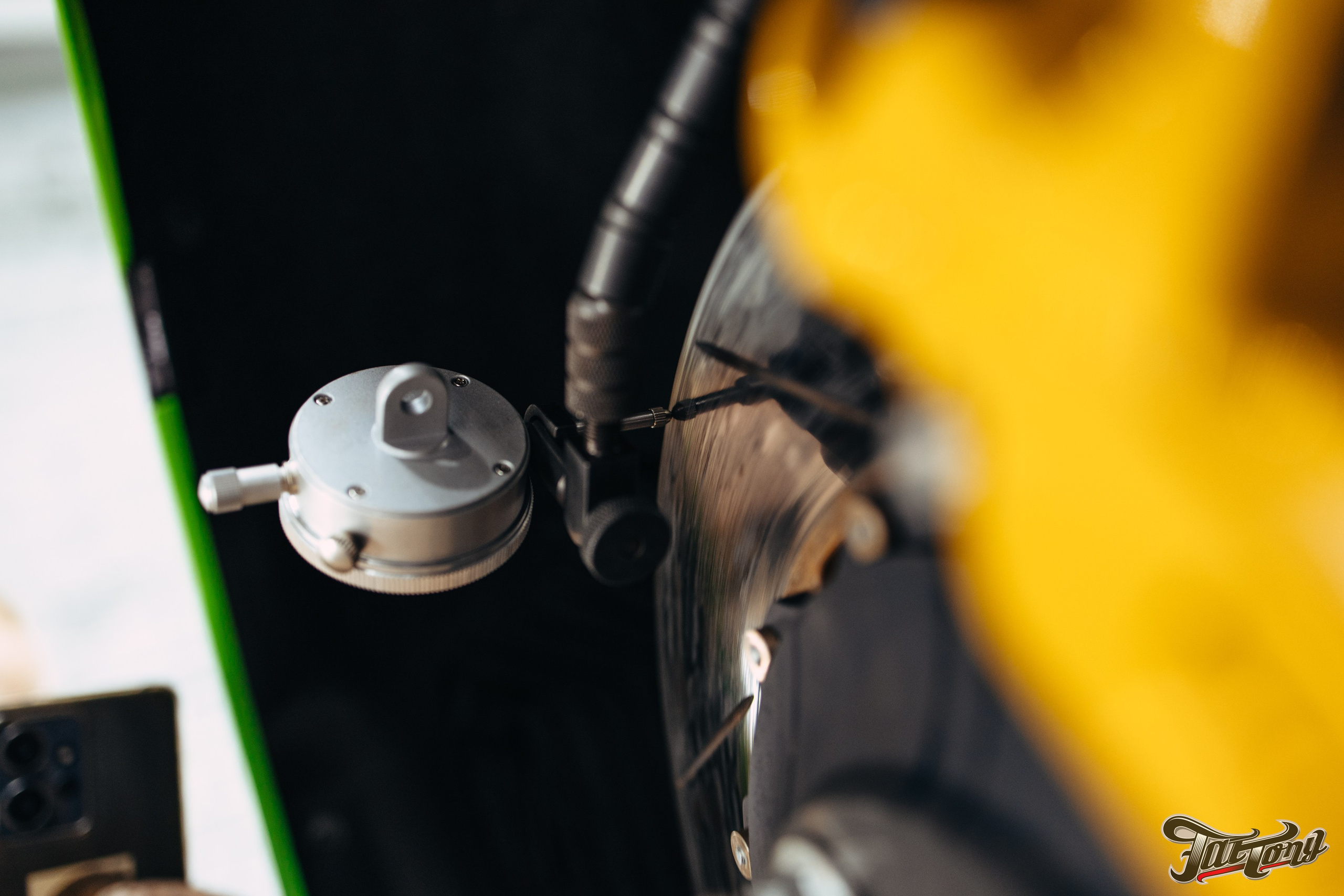 Porsche 911 замена дисков после перегрева и замена колодок. DeLorein