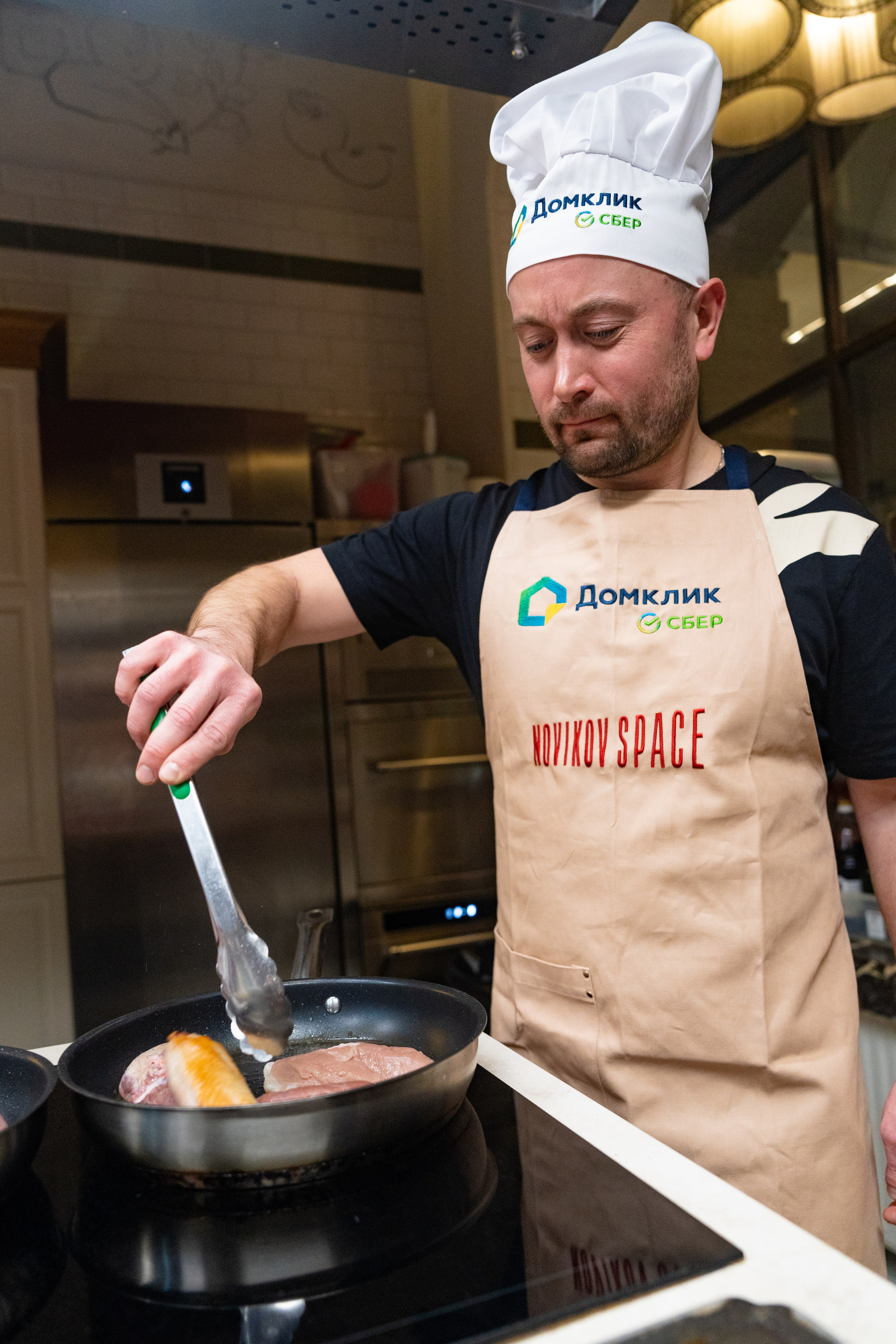 NOVIKOV SCHOOL — Умами зал. Фотограф Никита Комаров