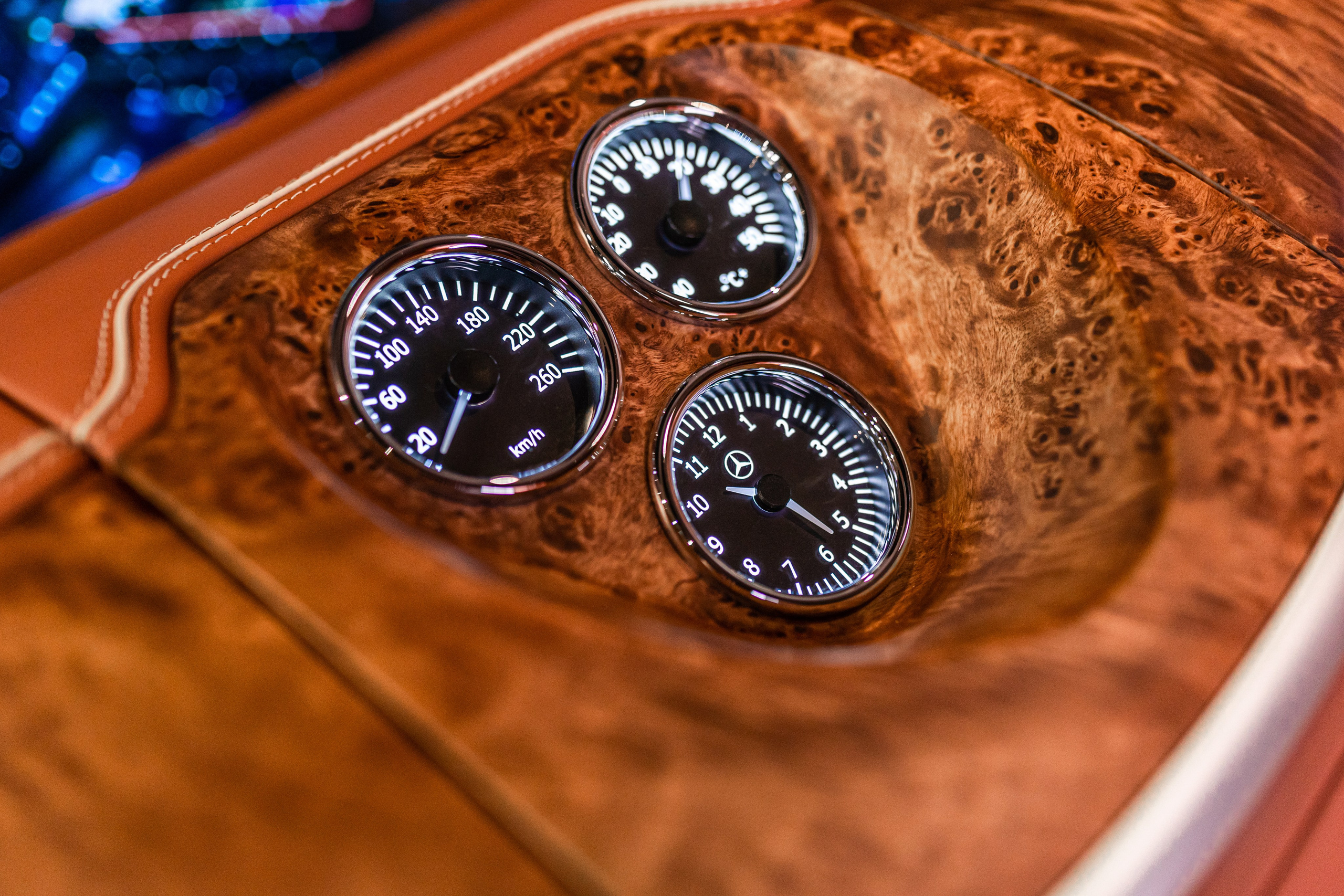 V-Class Brown Yacht. Автомобильный фотограф в Москве | Базилев Александр