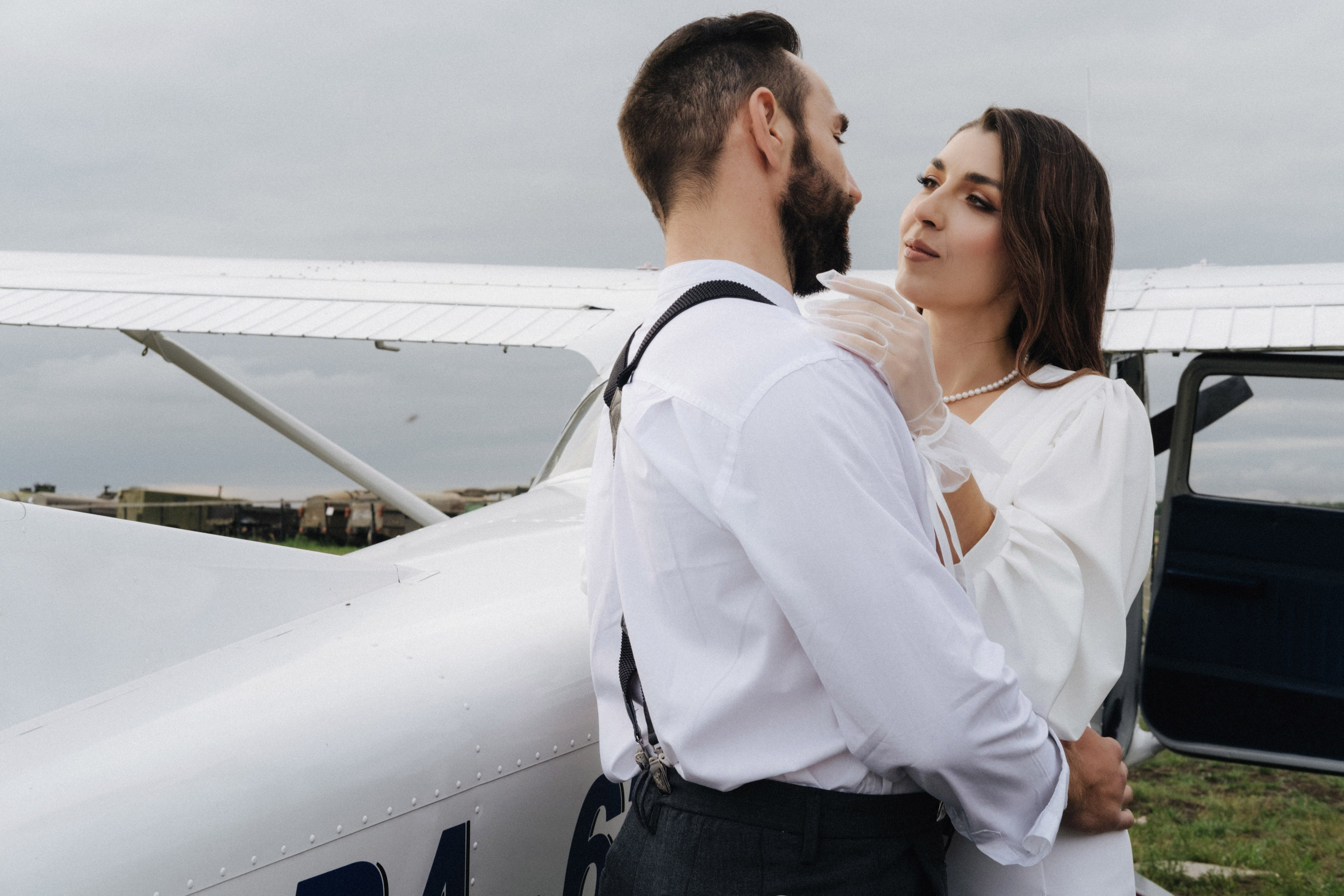 Flying love. Свадебный фотограф в Екатеринбурге — заказ профессиональной фотосесии, все виды фотосъемки