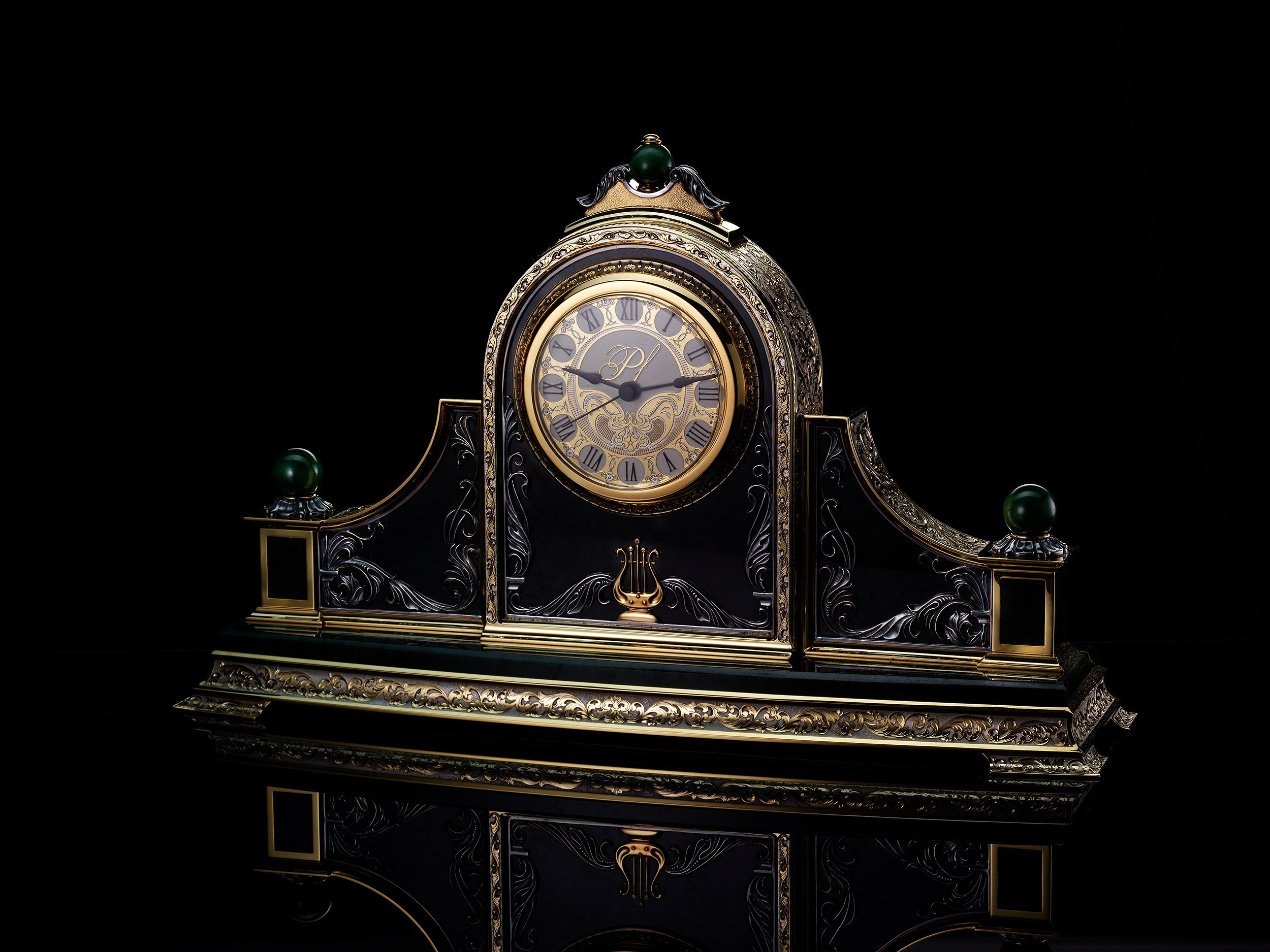 Часы. Предметная фотосъемка антиквариата, ювелирных украшений, камнерезных изделий, картин, предметов искусства и коллекционных предметов