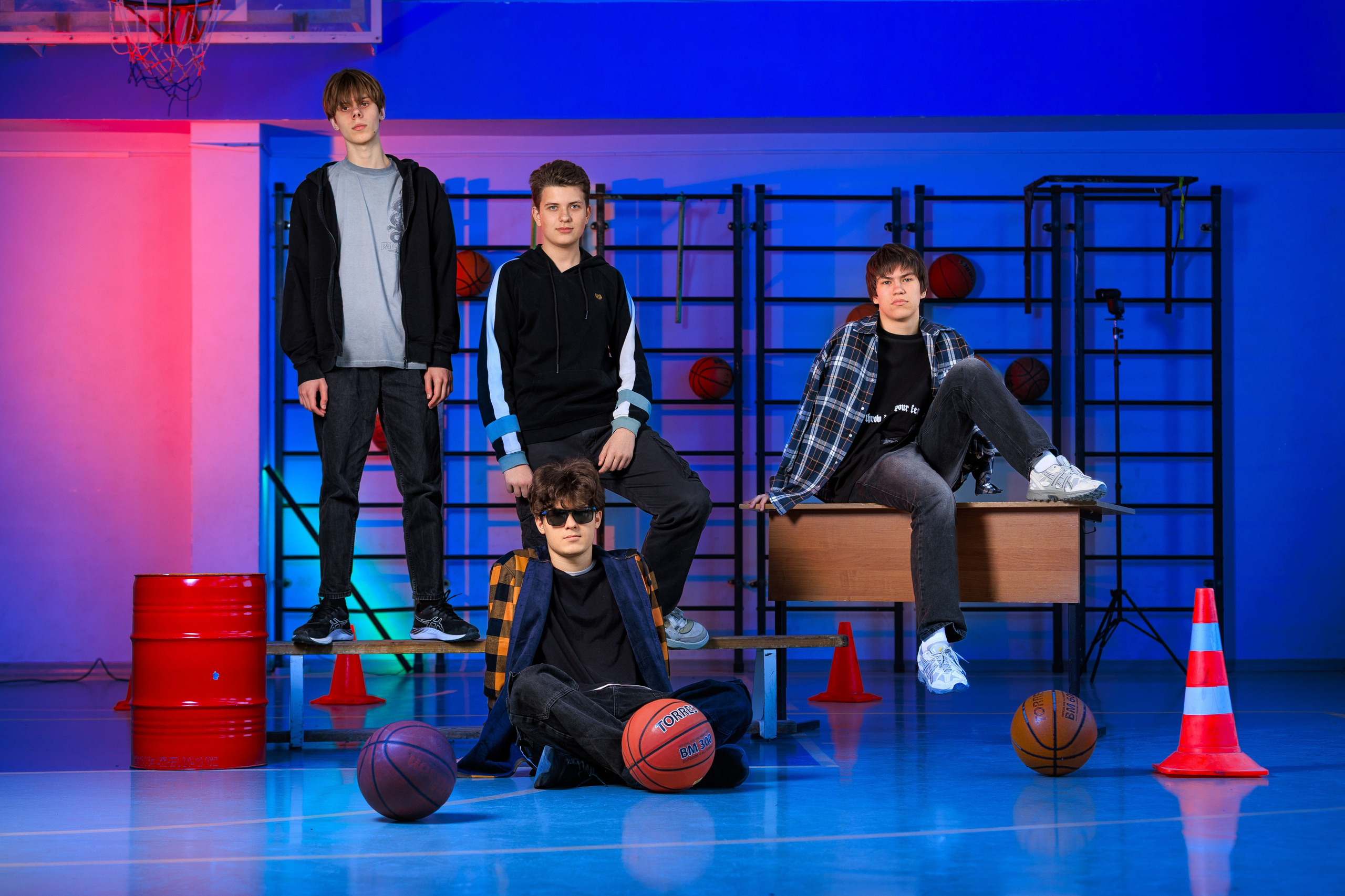 Смотреть фотки в спортзале. Выпускные альбомы Геленджик, Новороссийск, Краснодар, Туапсе