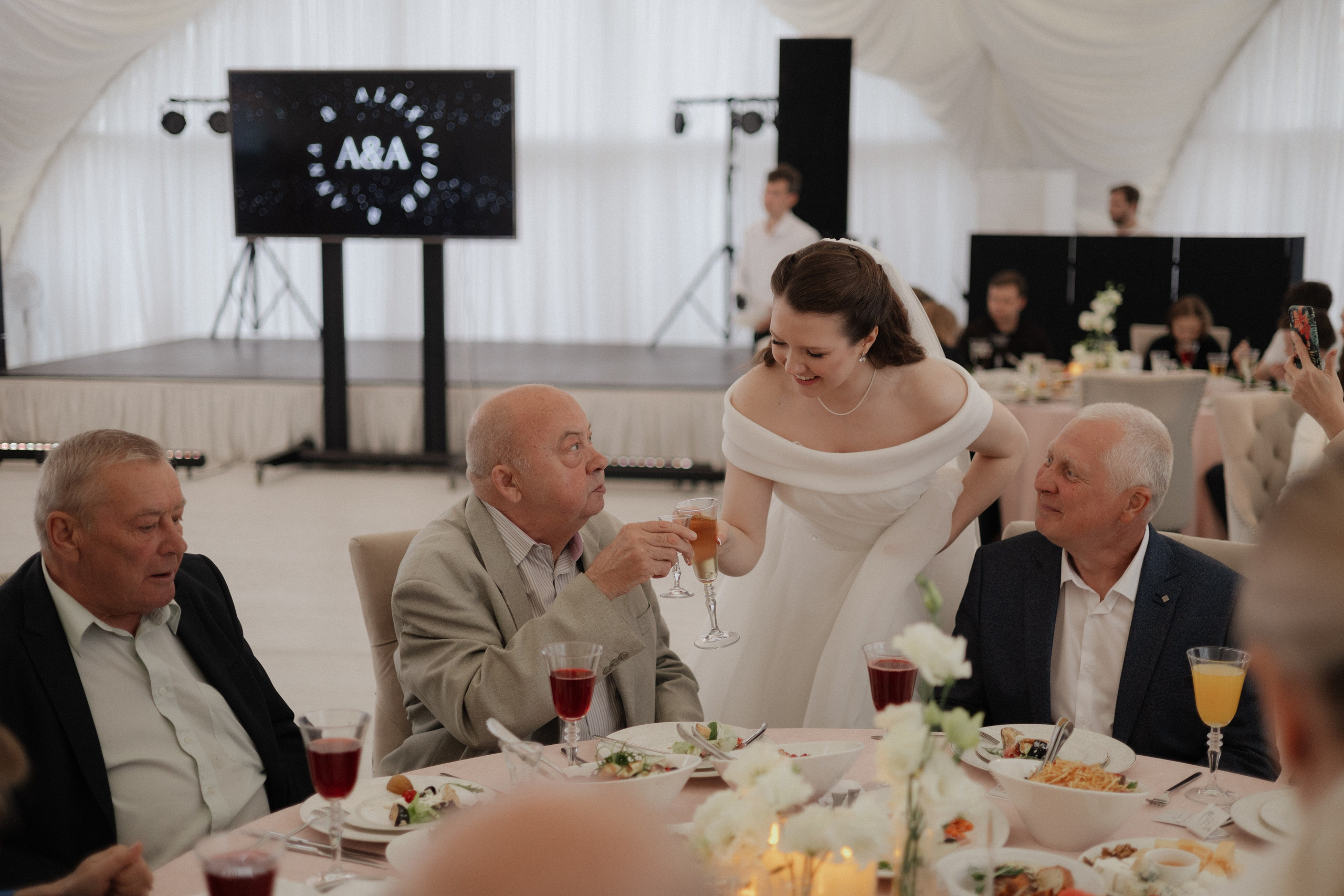 Аня и Саша. Свадьба в Юдино парк. Свадебный и портретный фотограф в Москве Анастасия Масюк