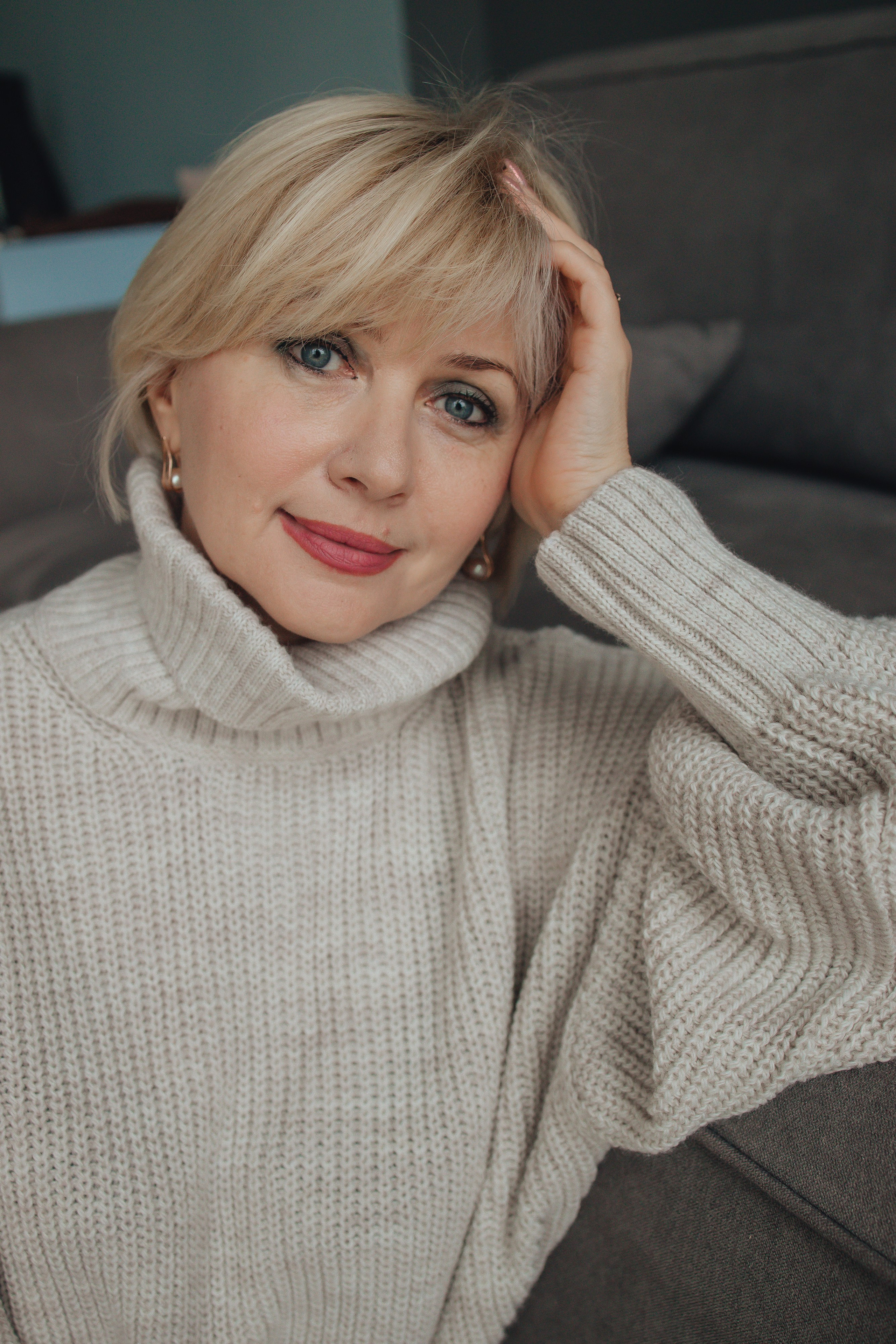 В ожидании сестренки перед Новым годом. Фотограф Новосибирск