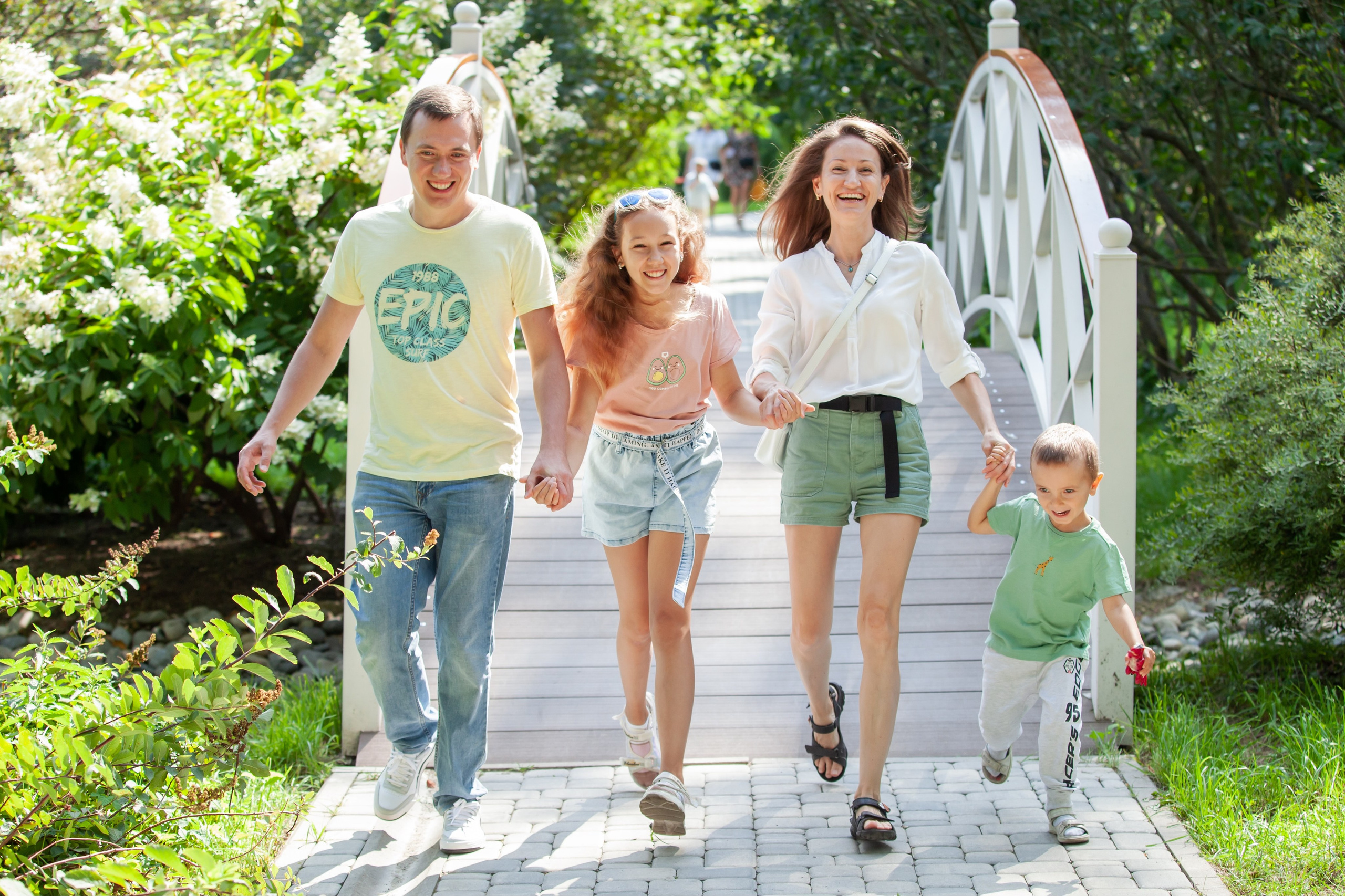 Семейная фотосессия в парке. Фотографы в Москве Светлана Устинова и Сергей Грачев