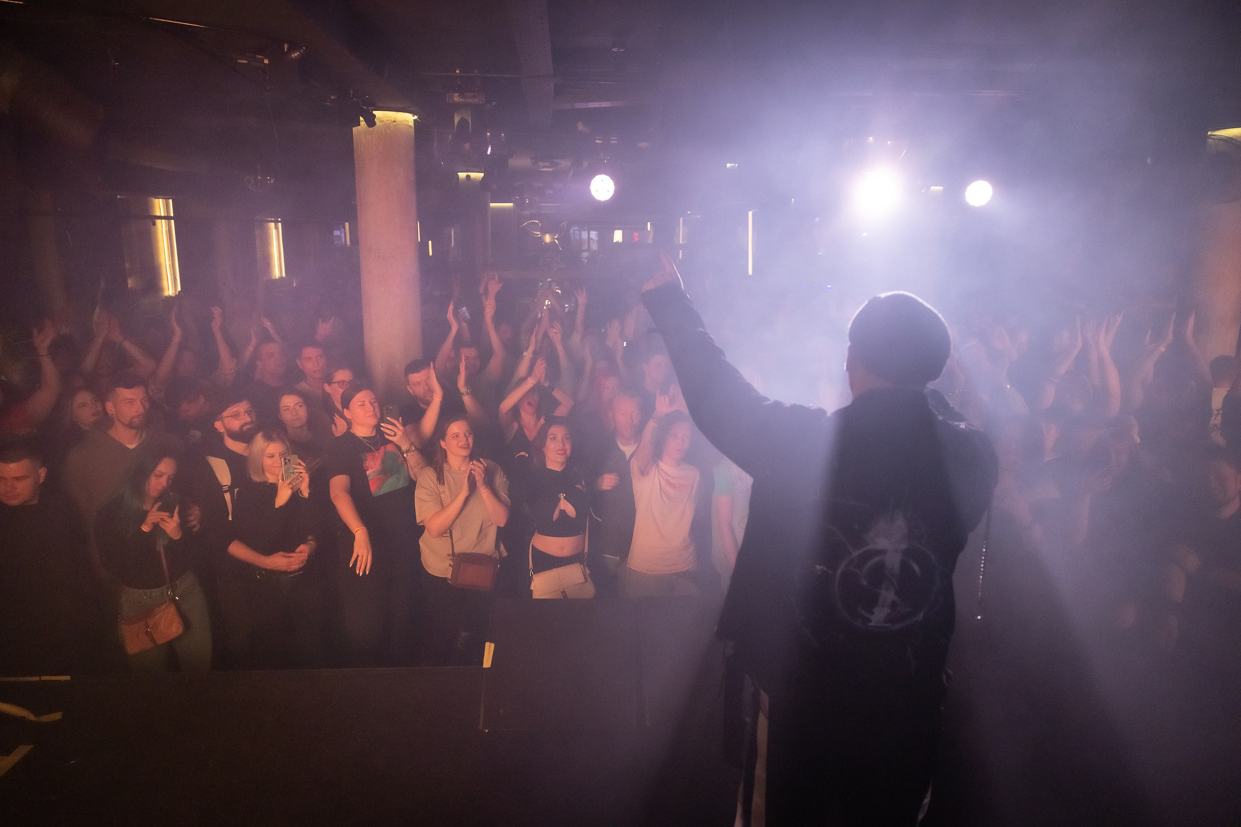 Концерт альтернатив метал группы iOSTRA в «Music bar Мумий Тролль» Москва. Фотограф Владимир Охрименко