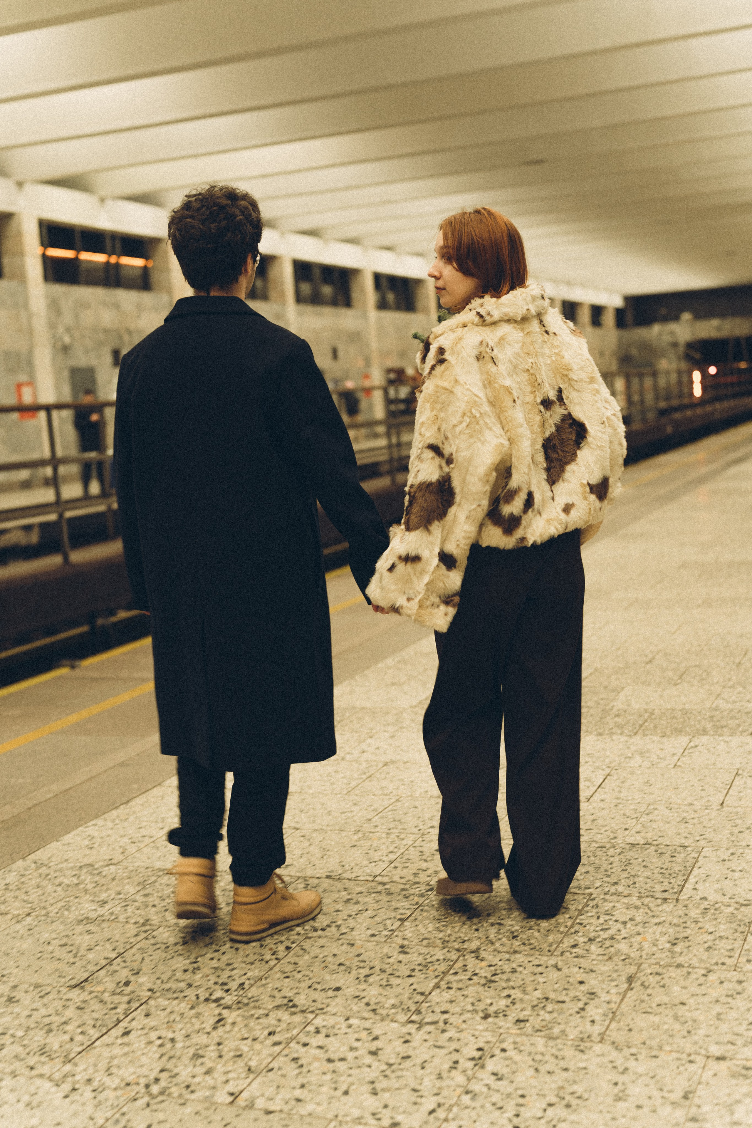 НОВОГОДНЯЯ ФОТОСЕСИИЯ ПАРЫ В МЕТРО ЛЮБОВЬ. Профессиональный фотограф, Санкт-Петербург — Виктория Богомолова