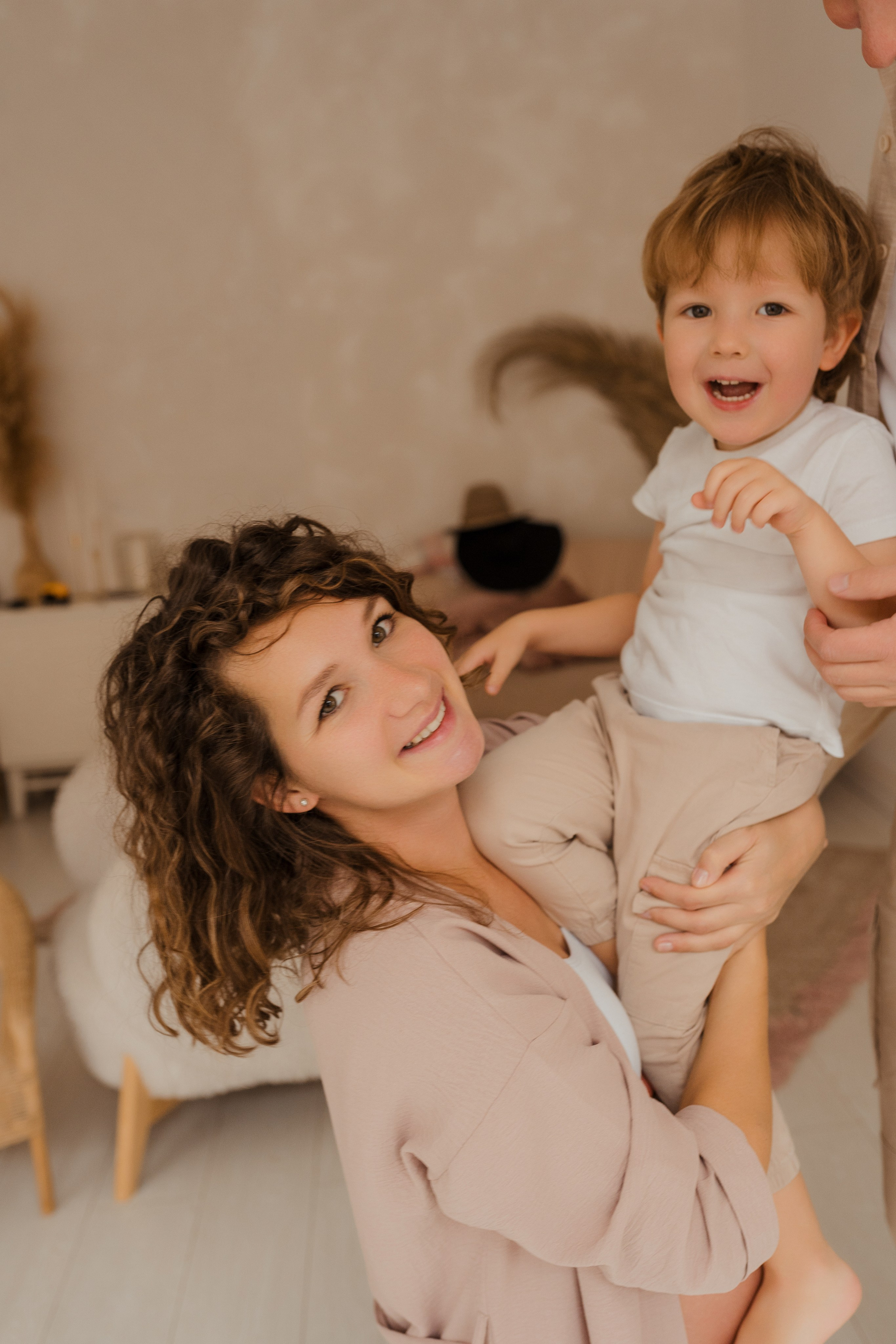 Семейная фотосессия в студии в Москве, семейный фотограф Анна Полушина. Свадебный фотограф в Москве Анна Полушина