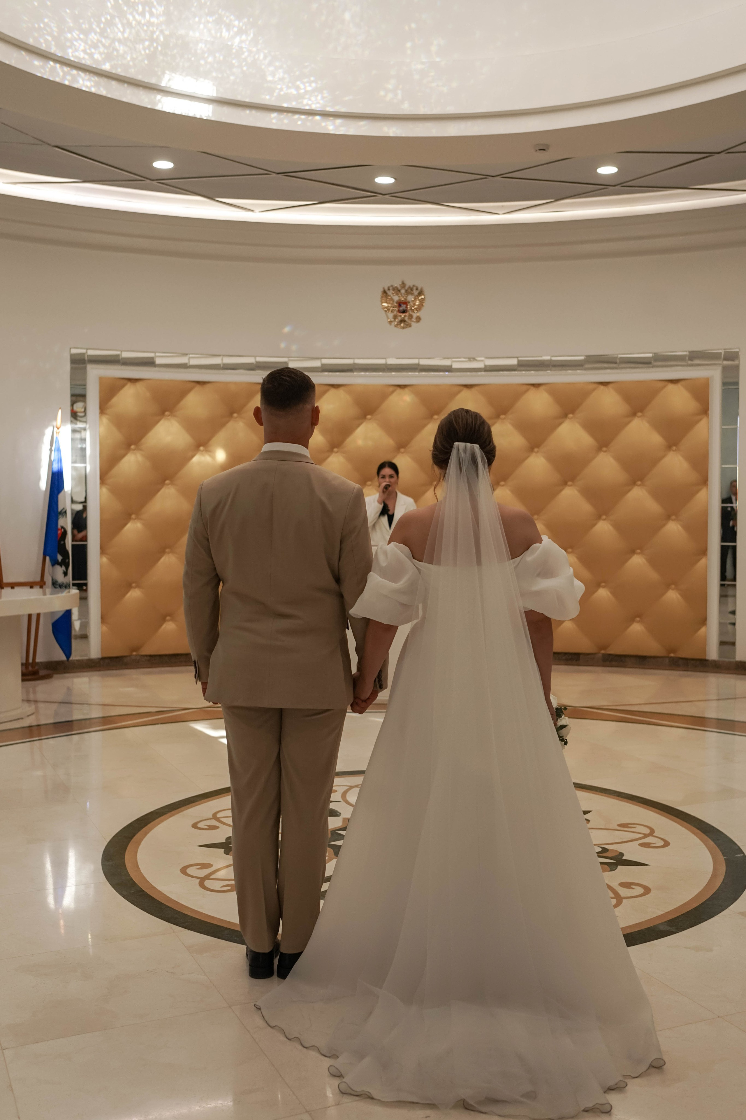 Лиза и Сережа: регистрация, прогулка и банкет. Фотограф в Иркутске