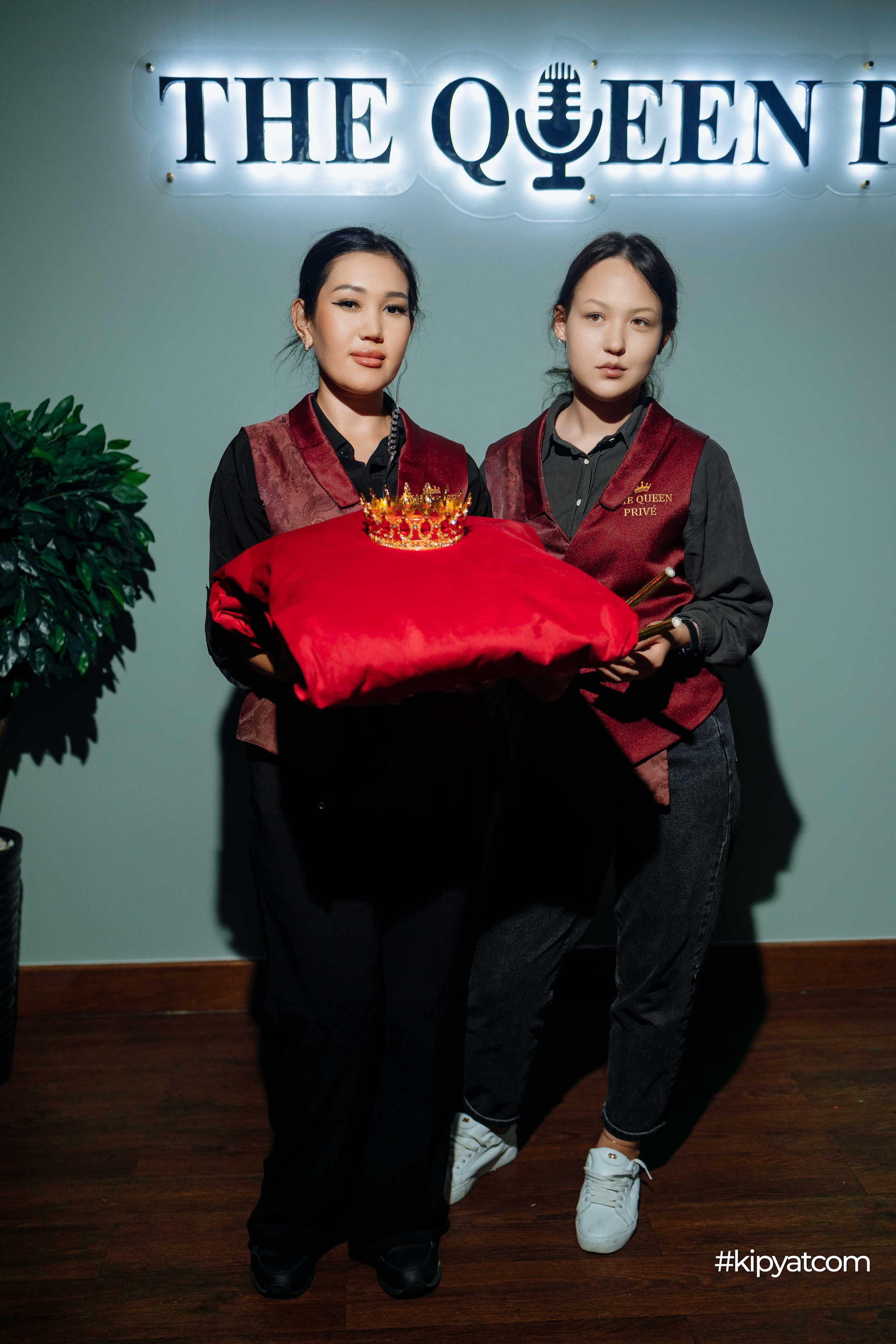 The Queen Prive. Кипятком Шымкент