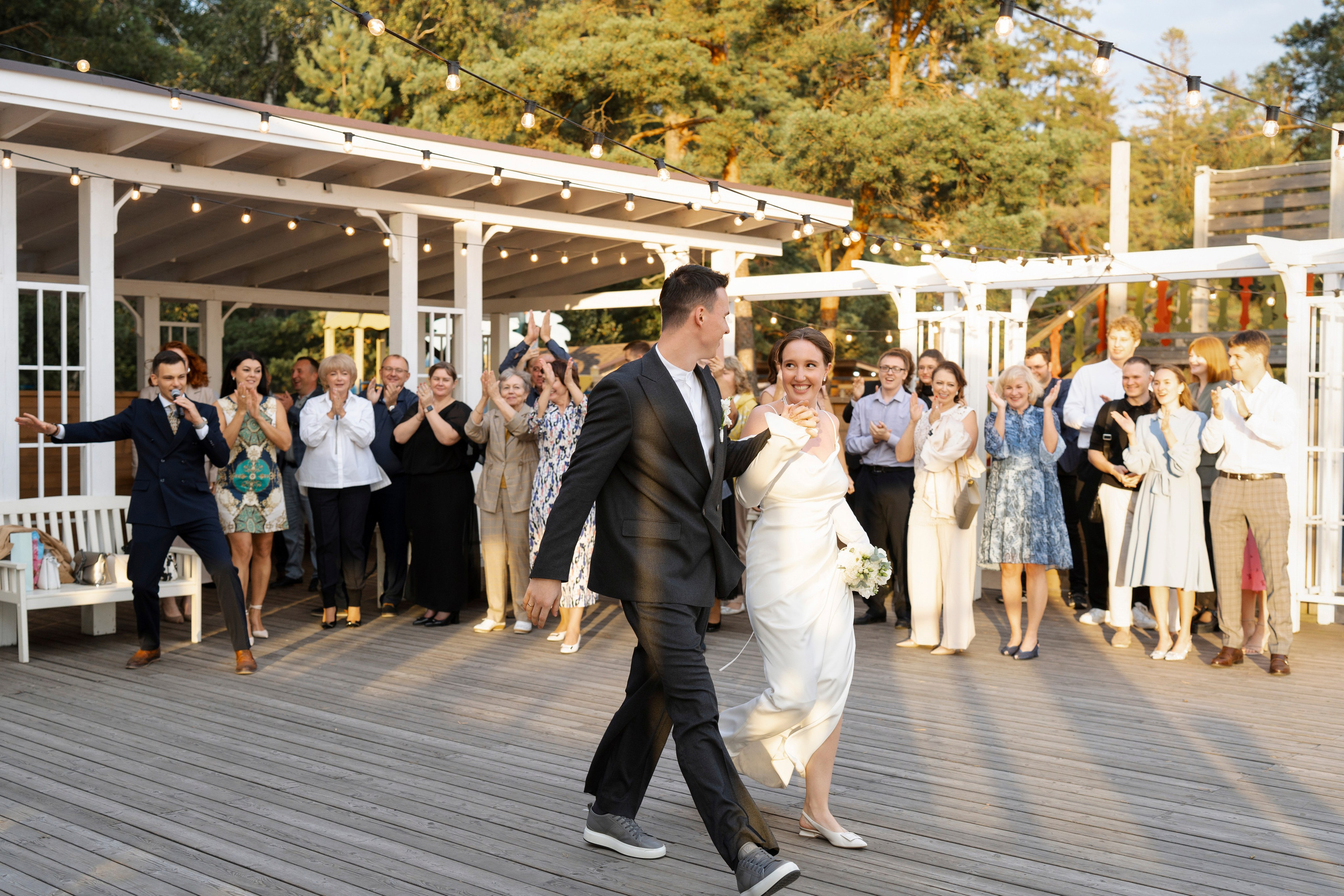 Лёня и Юля. Питер. От утра в отеле до вечеринки в ресторане на заливе. Цифра и плёнка. Свадебный фотограф Катерина Чулкова