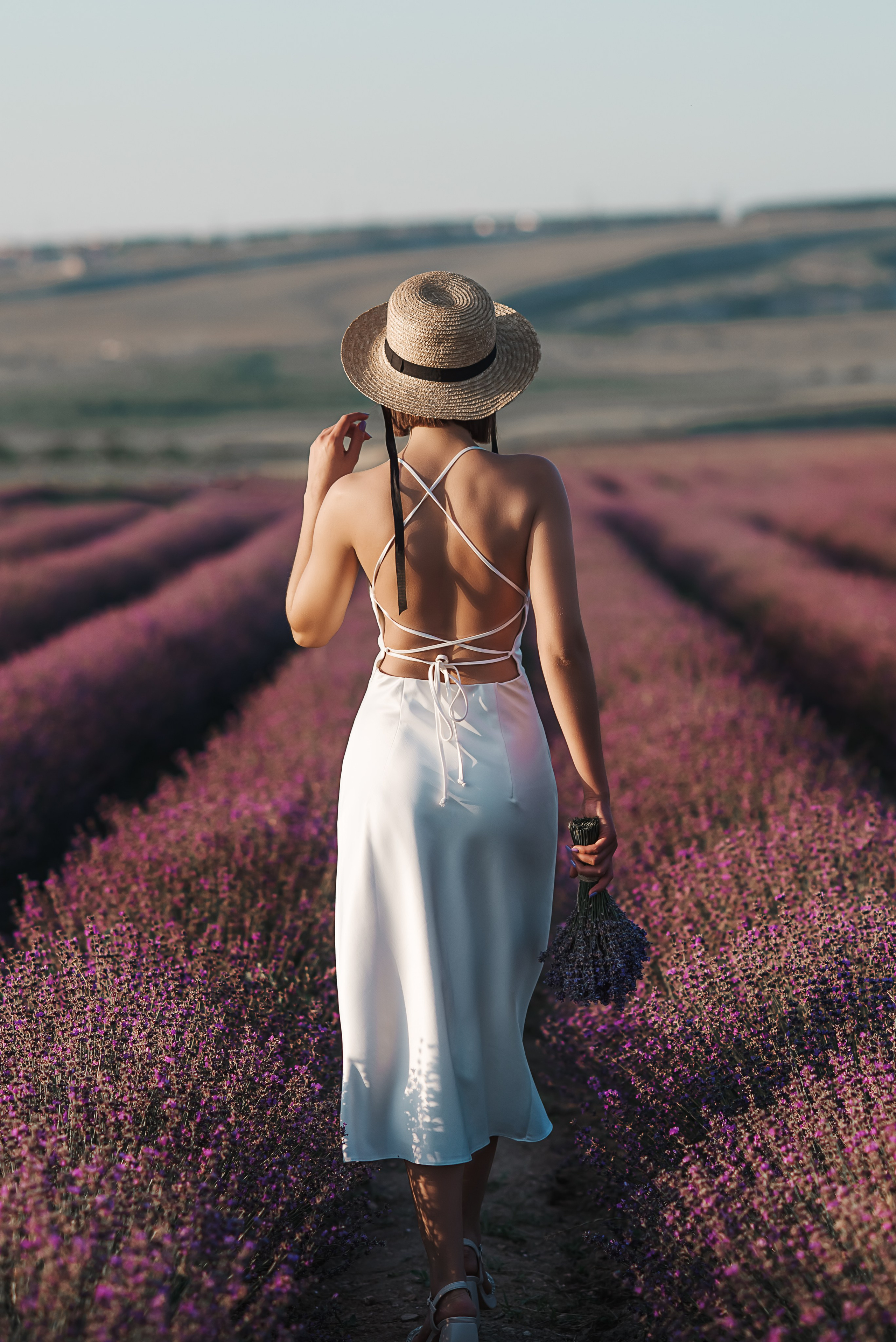Фотосессия в лавандовом поле. Прогулочная фотосессия в Крыму. Фотограф в Симферополе Ольга Топоривская. Красивые места для фотосессий в Крыму.
