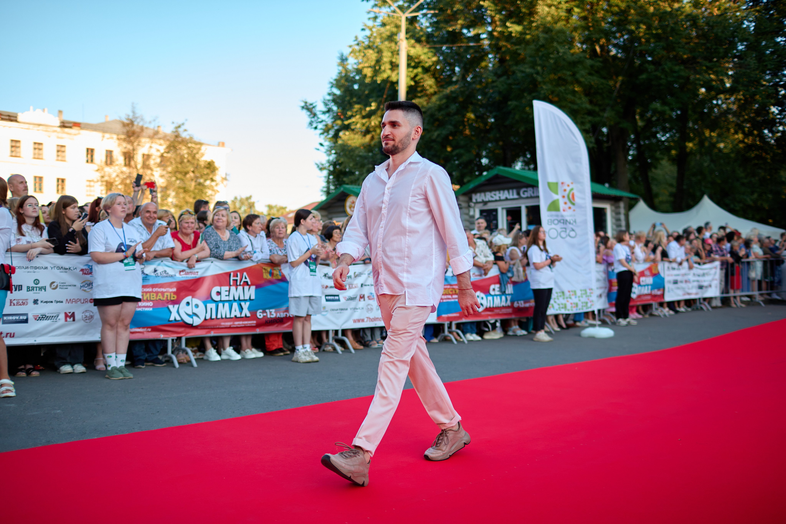 Открытие фестиваля «На семи холмах» 2023. Фотограф Илья Прохоров в Кирове