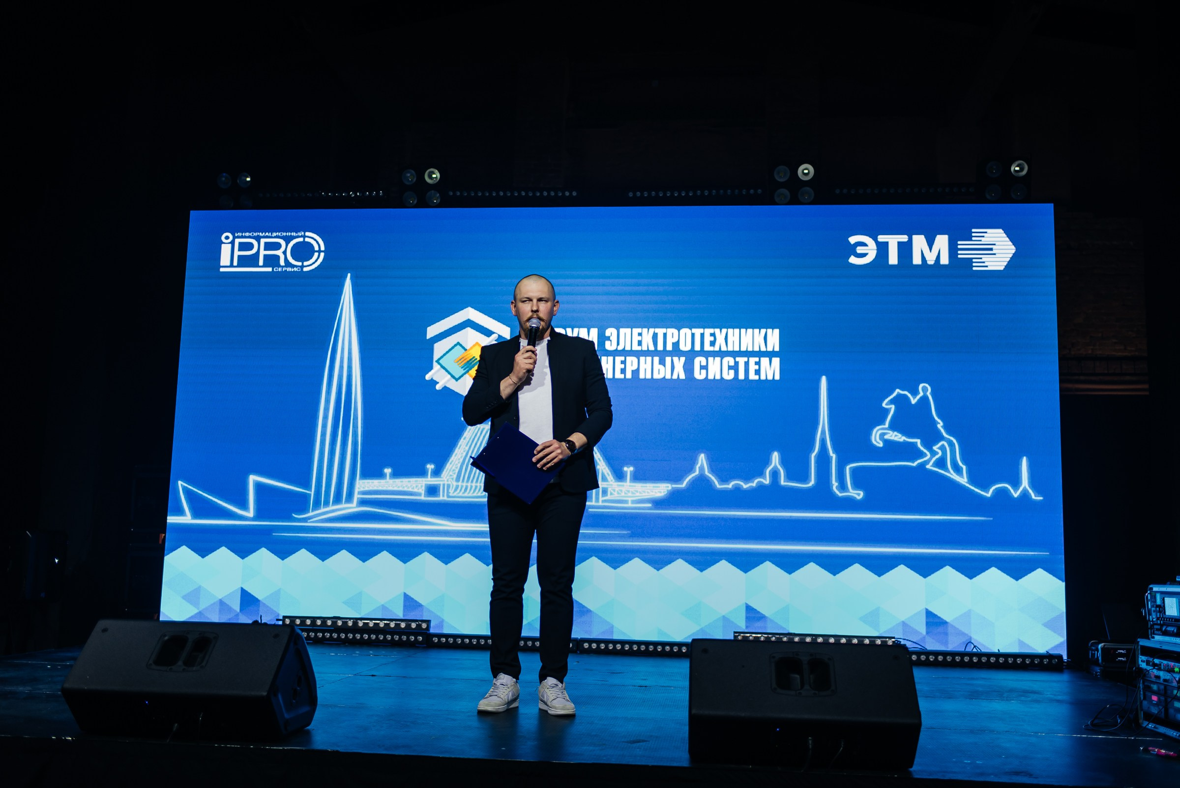 Репортажная фотосъёмка в Брусницын Холле. Свадебный фотограф в Санкт-Петербурге Венера Ахметова