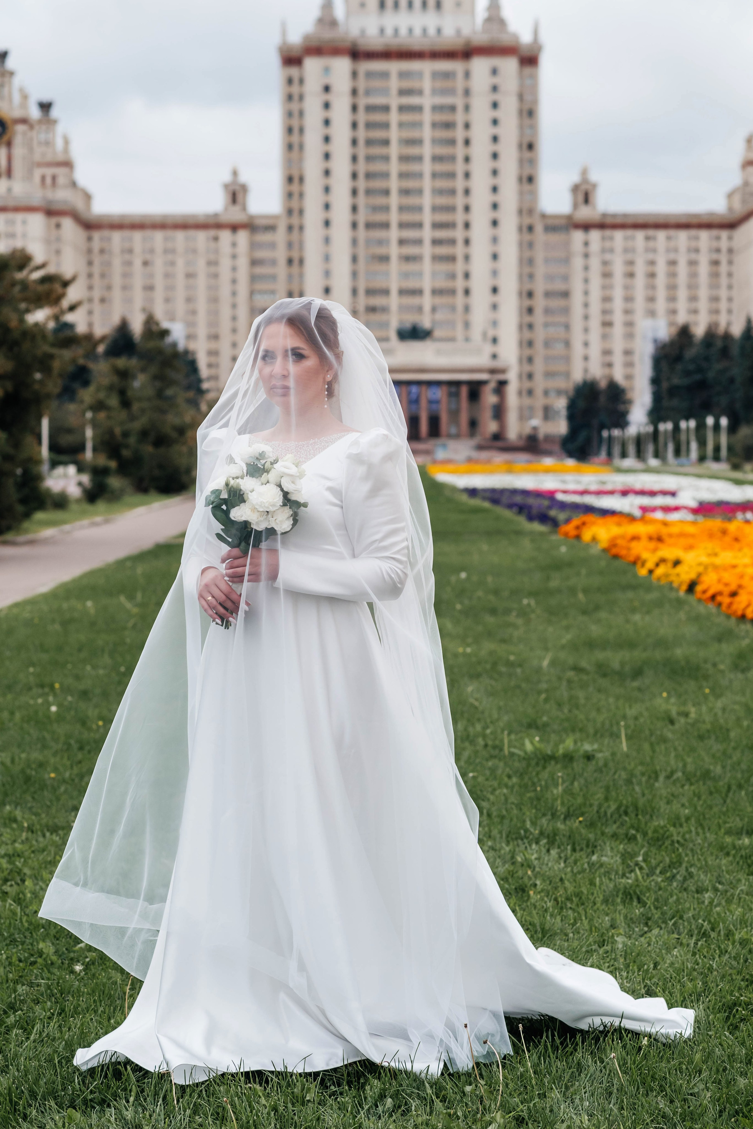 Кутузовский загс. Юлия и Максим. Свадебный фотограф в Сергиевом Посаде недорого Ольга Гузанова