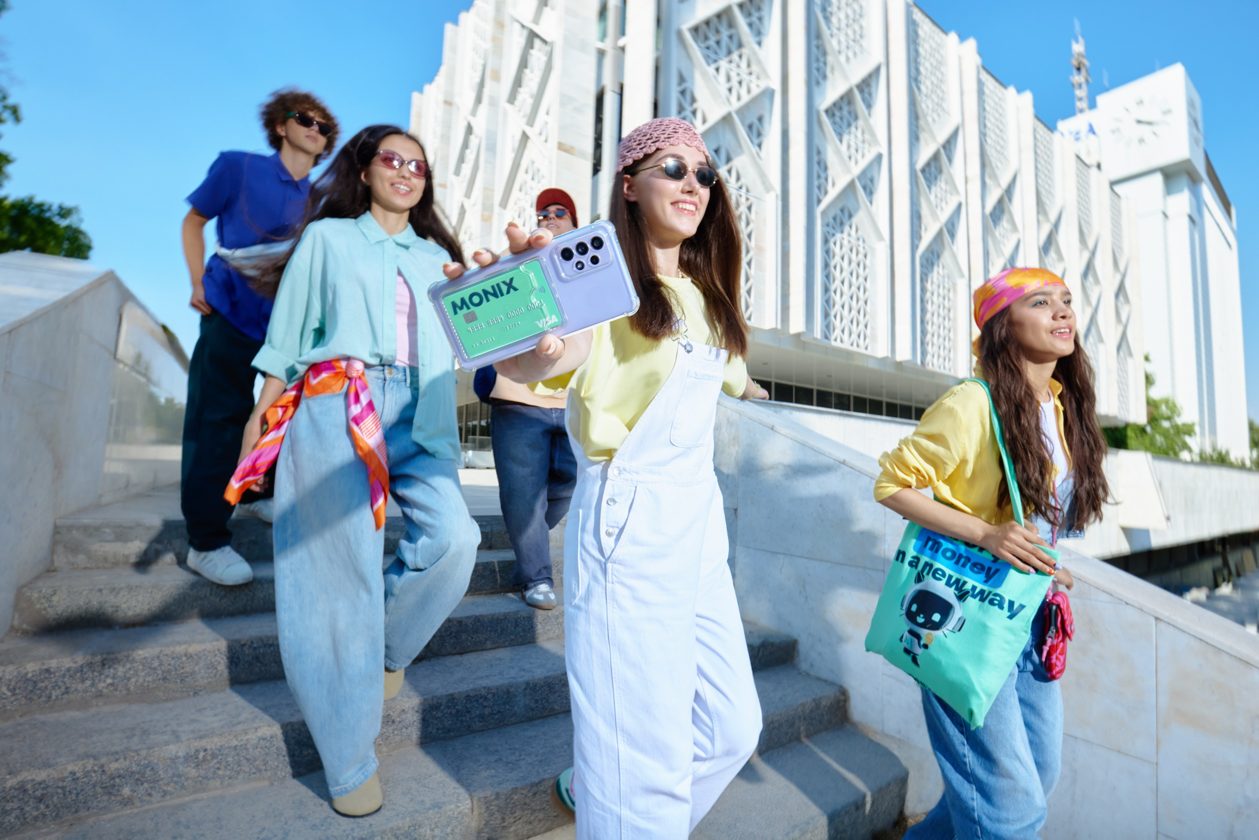 Monix. Fashion and advertising photographer