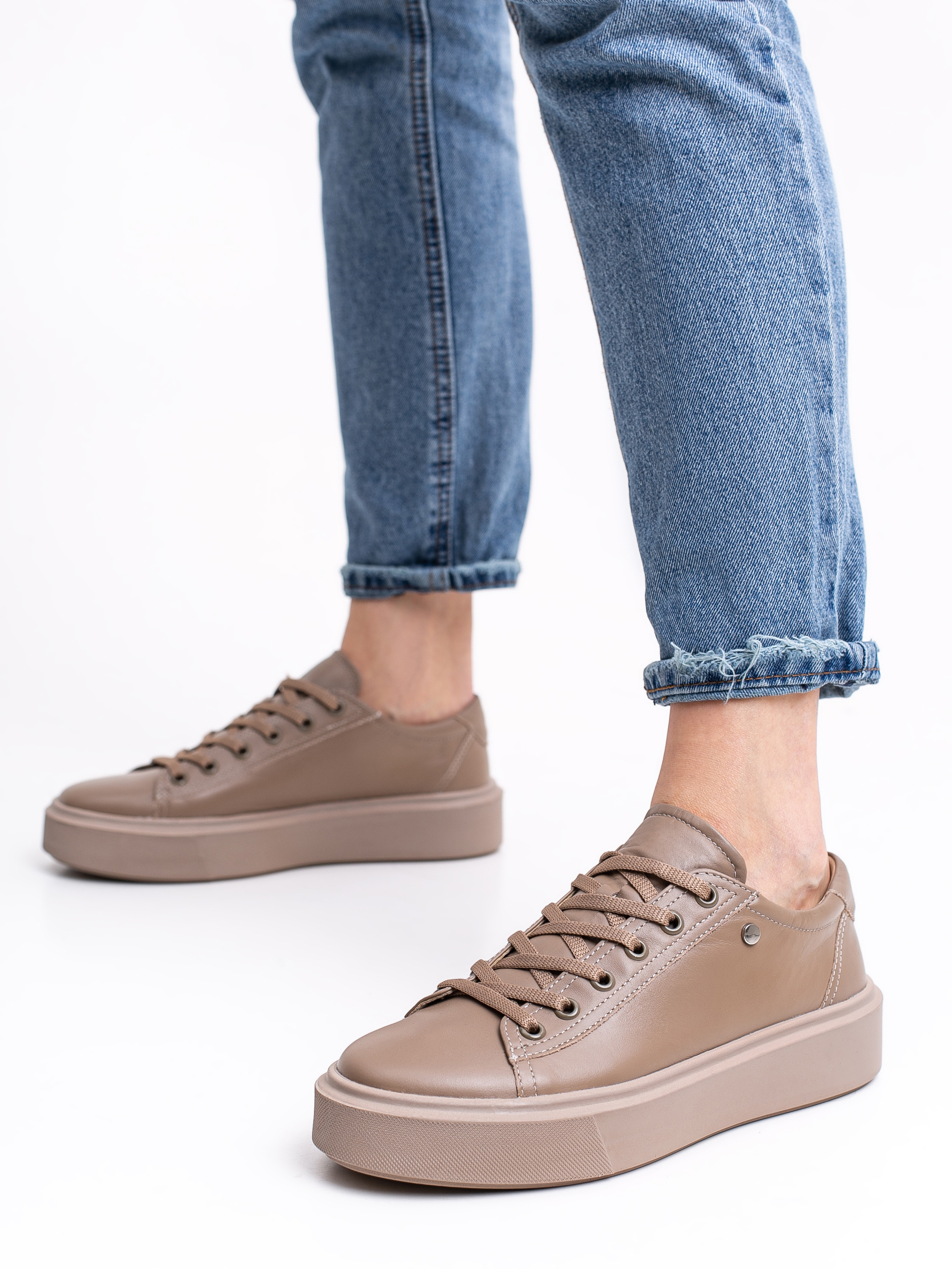 Съемка обуви для Wildberries. Фотограф в Ростове-на-Дону Екатерина Романова