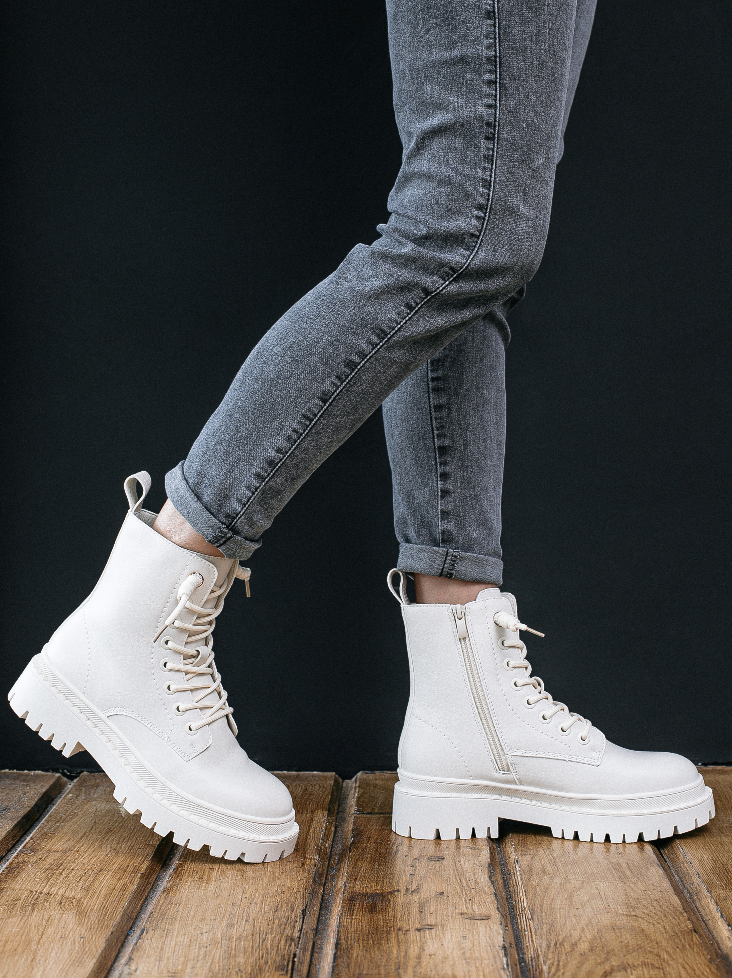 Съемка обуви для Wildberries. Фотограф в Ростове-на-Дону Екатерина Романова