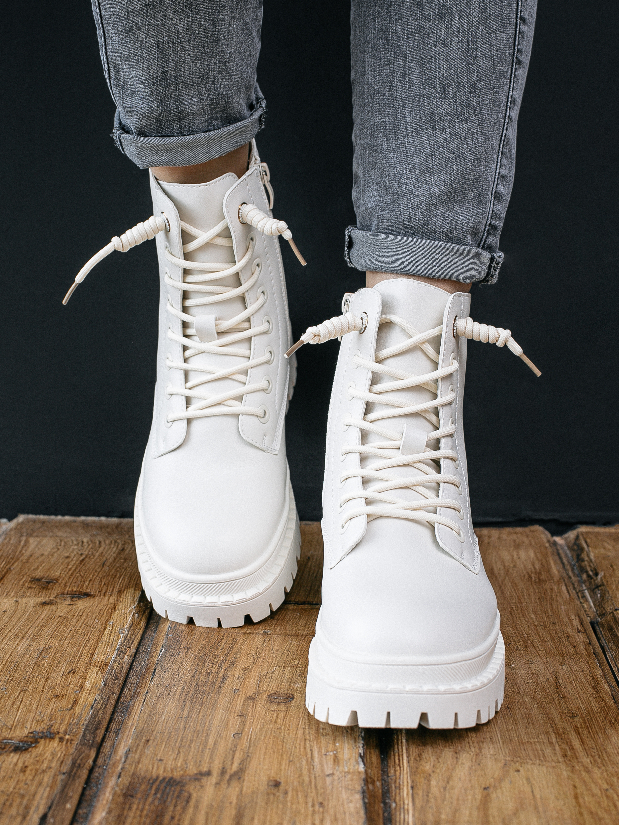 Съемка обуви для Wildberries. Фотограф в Ростове-на-Дону Екатерина Романова