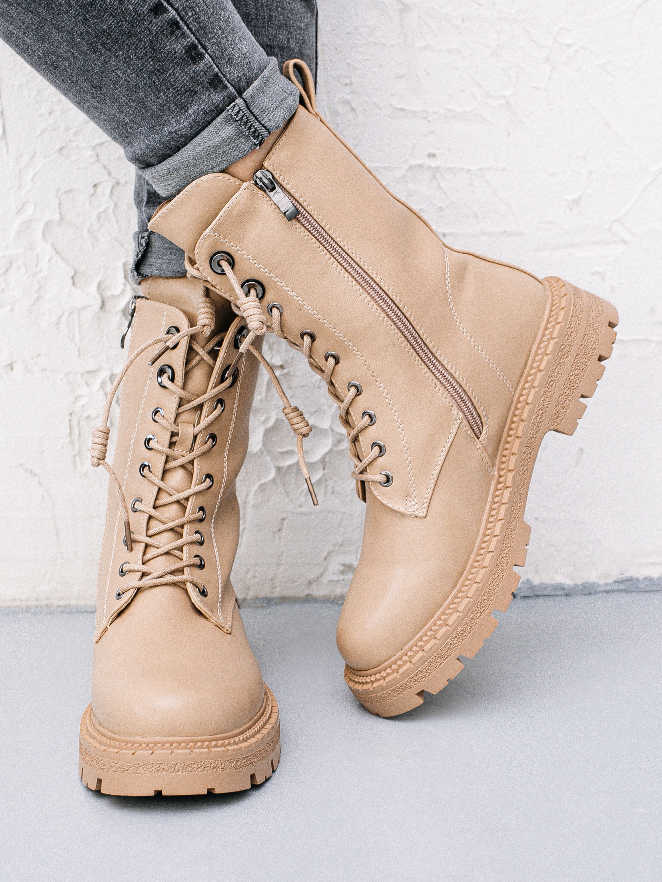 Съемка обуви для Wildberries. Фотограф в Ростове-на-Дону Екатерина Романова