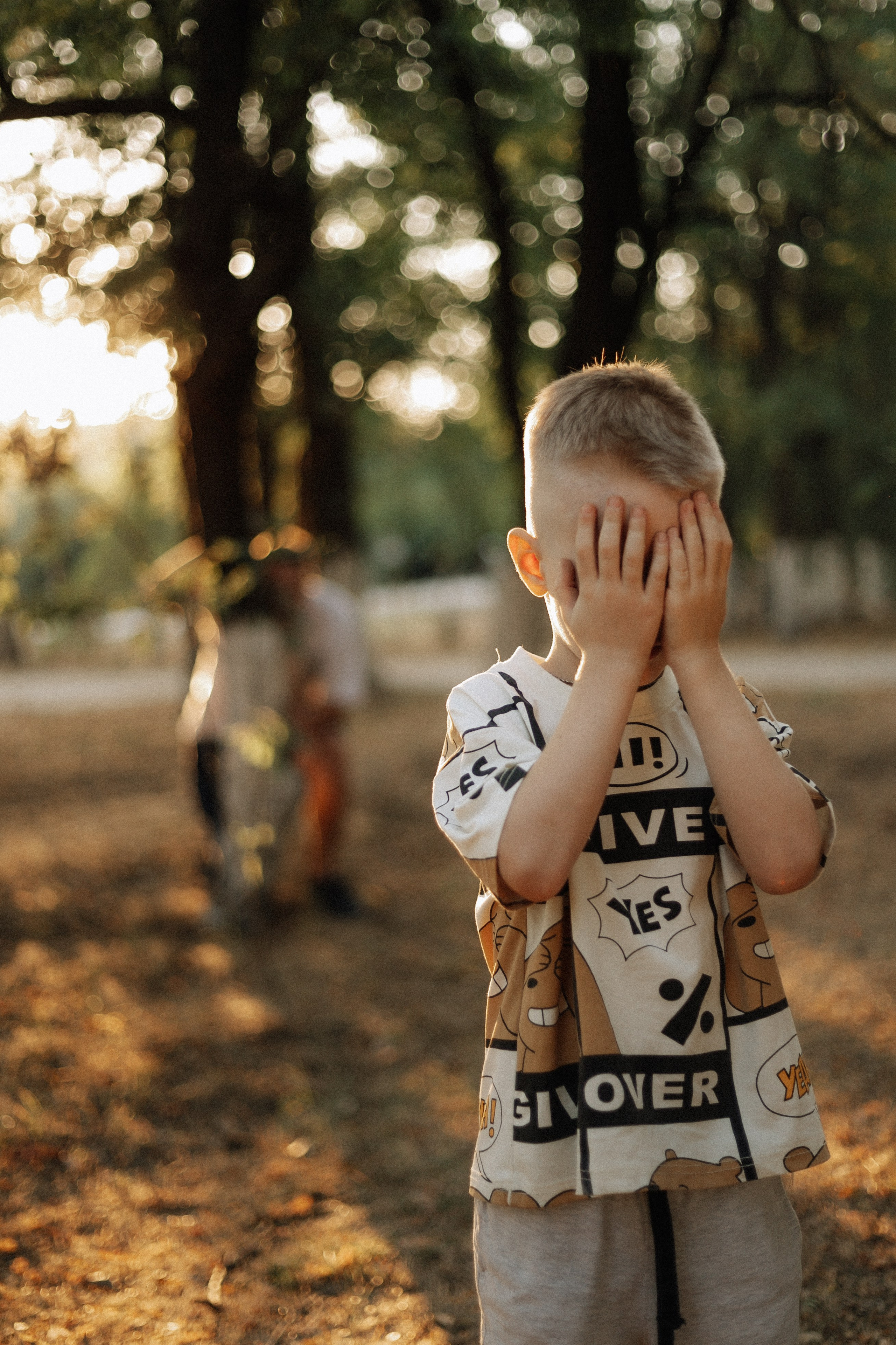 Папа учит сына кататься на велосипеде. Фотограф в Крыму | Виктория Нотевская