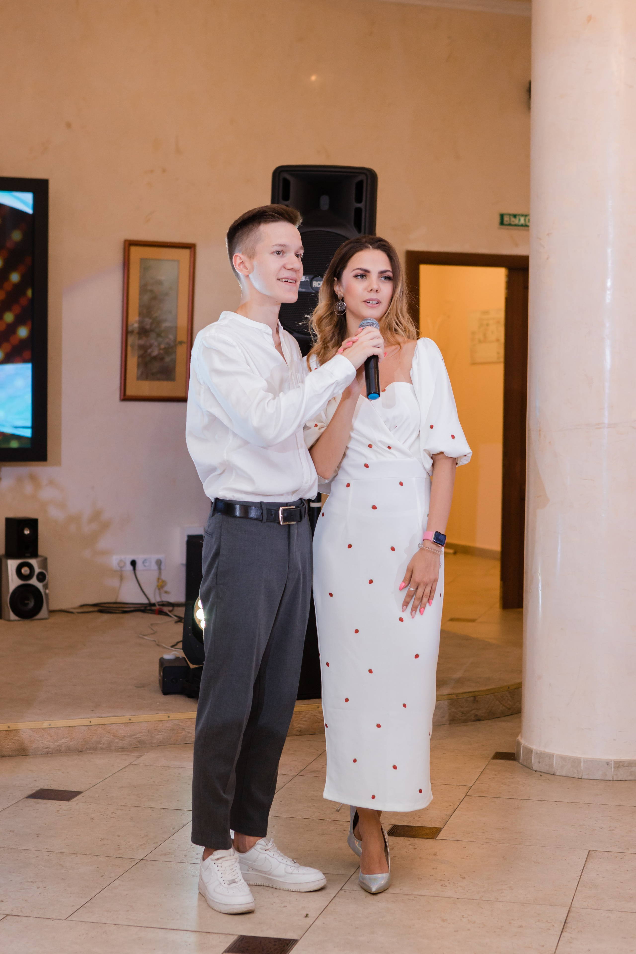 Свадебная фотосъемка Михаила и Ольги. День нашей свадьбы. Видеосъемка и фотосъемка свадеб. Фотограф и оператор на свадьбу. Видеосъемка подкастов, собственная видео-фотостудии. Предметная фотосъемка