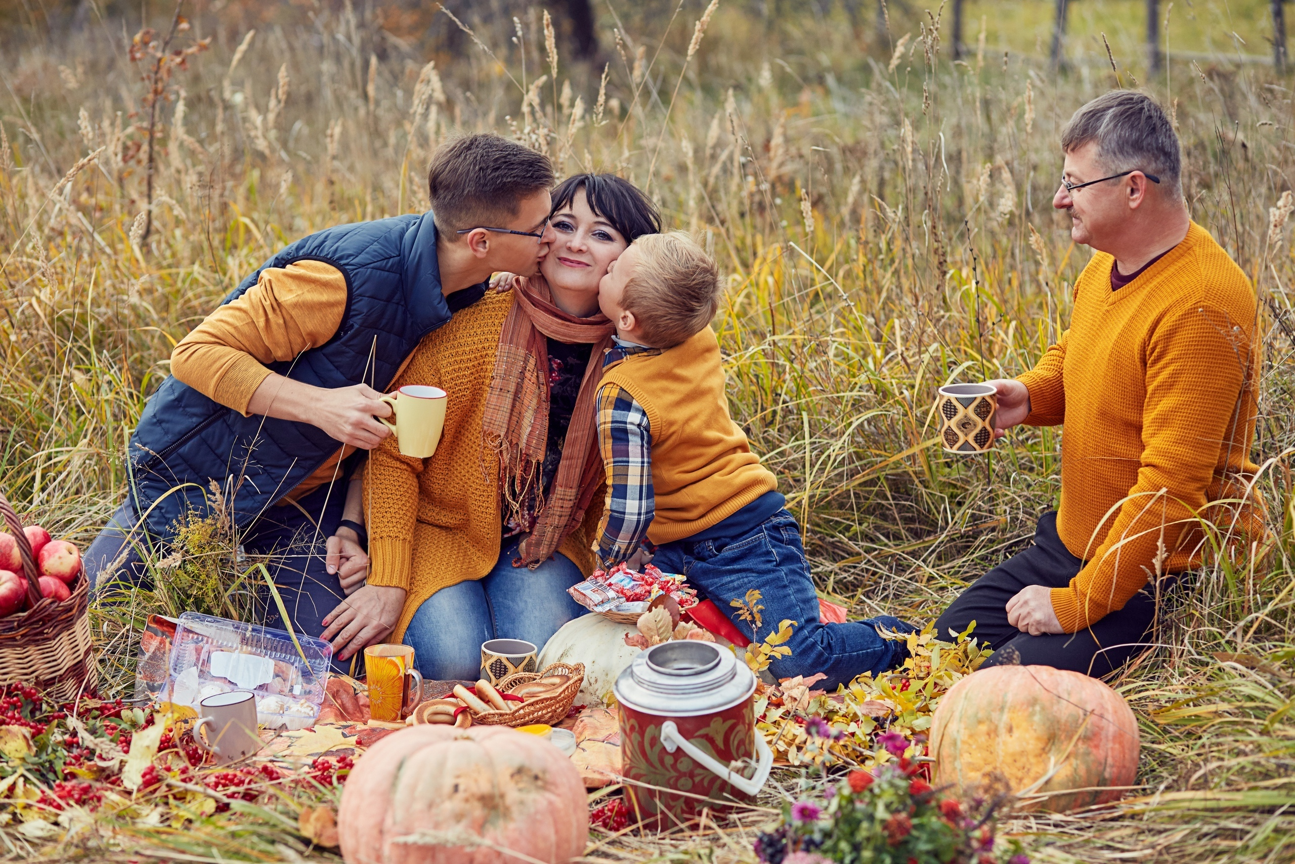 Съемка семей на улице в Нижнем Новгороде и в Сартаково. Детский и семейный фотограф в Нижнем Новгороде Мячикова Наталья