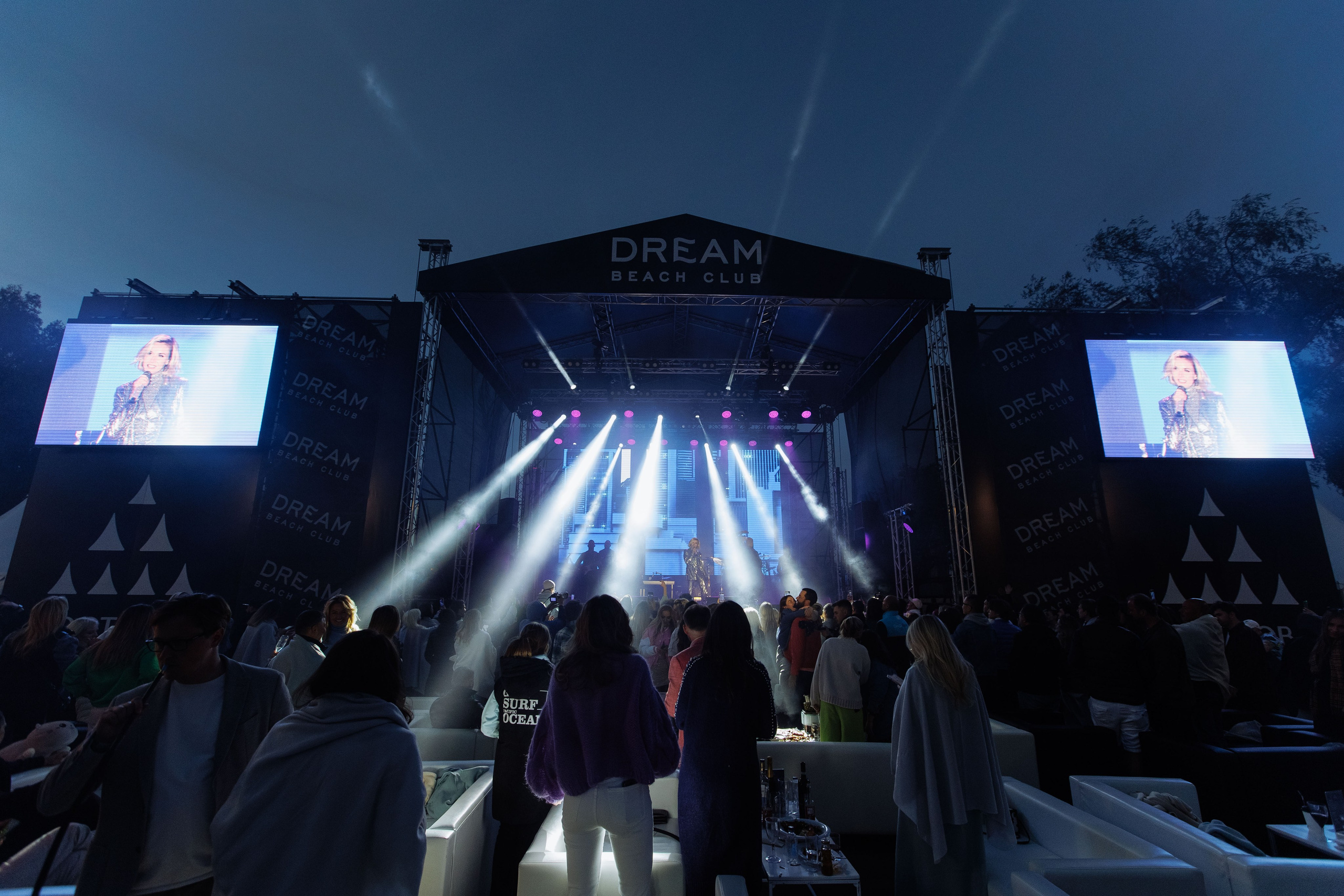 Остров мечты Dream Beach Club (Открытие открытого бассейна в Москве). Репортажный фотограф на мероприятие в Москве Алексей Терентьев