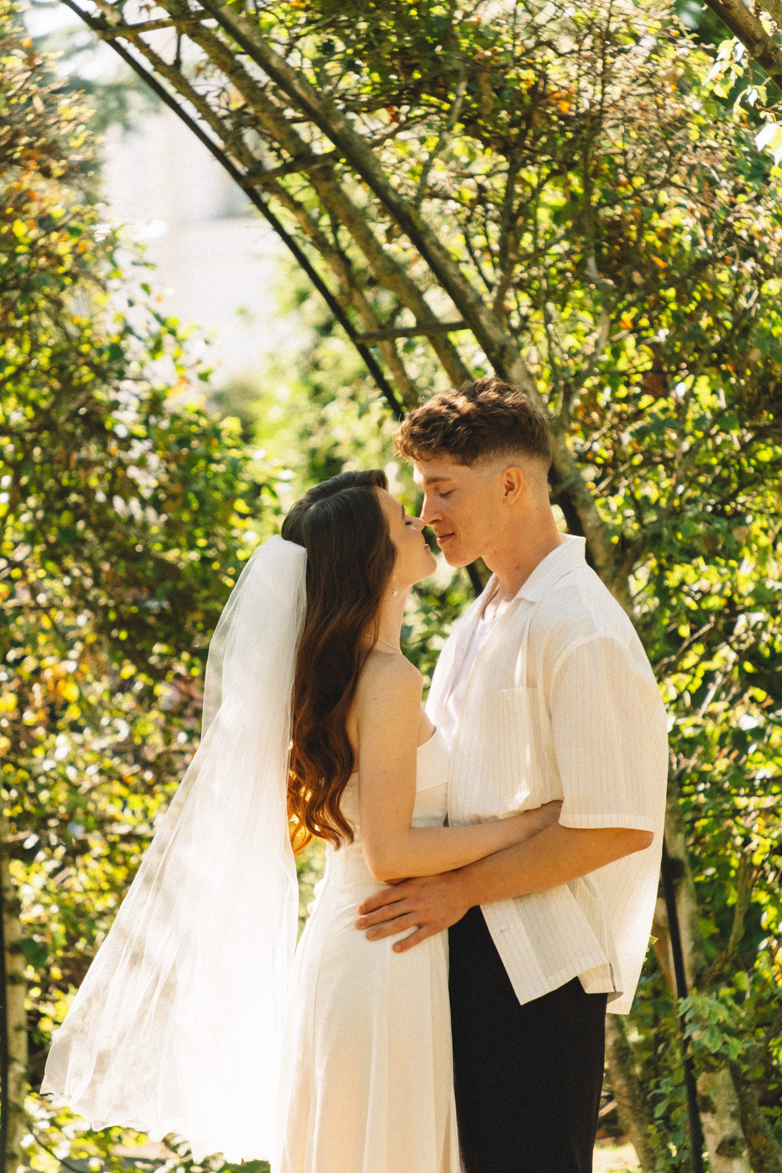 СВАДЕБНАЯ СЬЕМКА В ПЕТЕРГОФЕ И СЬЕМКА РЕПОРТАЖА В ЗАГСЕ ПЕТЕРГОФА. Профессиональный фотограф, Санкт-Петербург — Виктория Богомолова