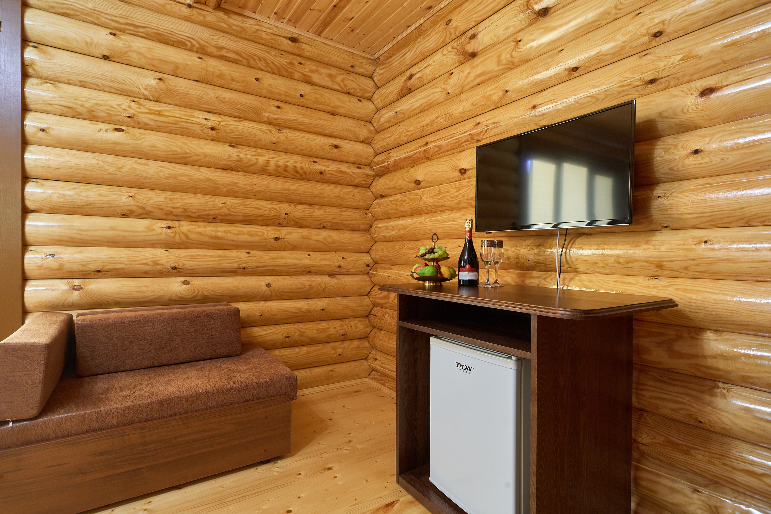 KRISNA ГУДАУТА. Семейный фотограф на крещение и венчание