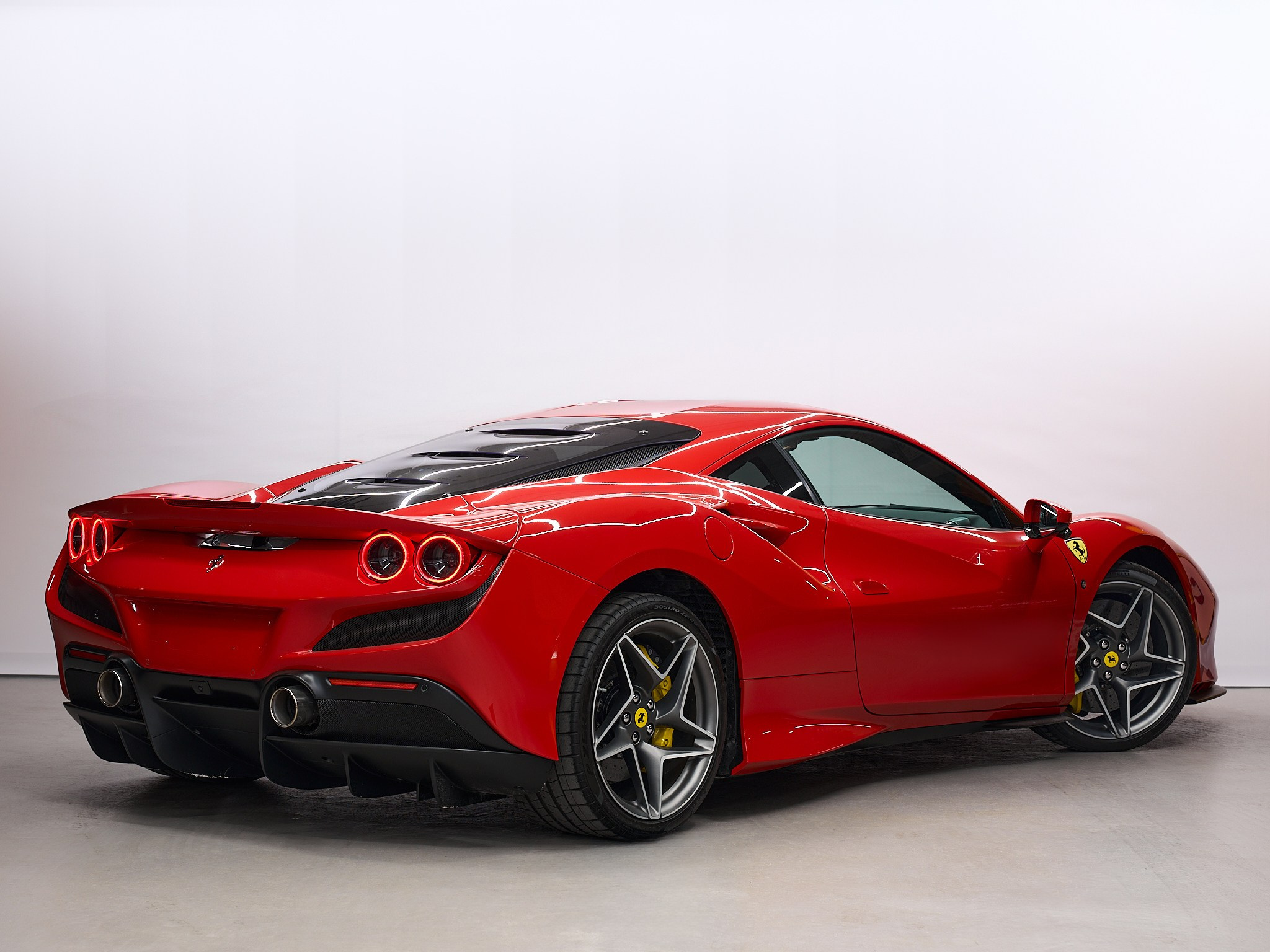 Ferrari F8 Tributo. Kurbanov content-maker