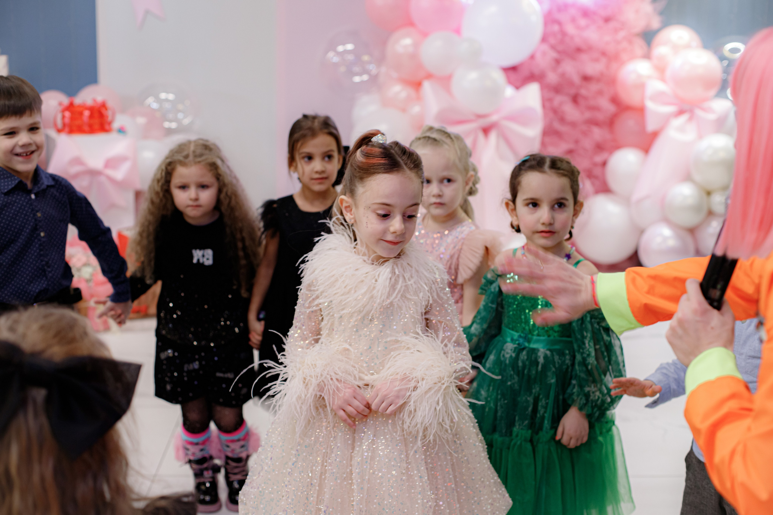 ASIA'S BIRTHDAY PARTY. Photokarish