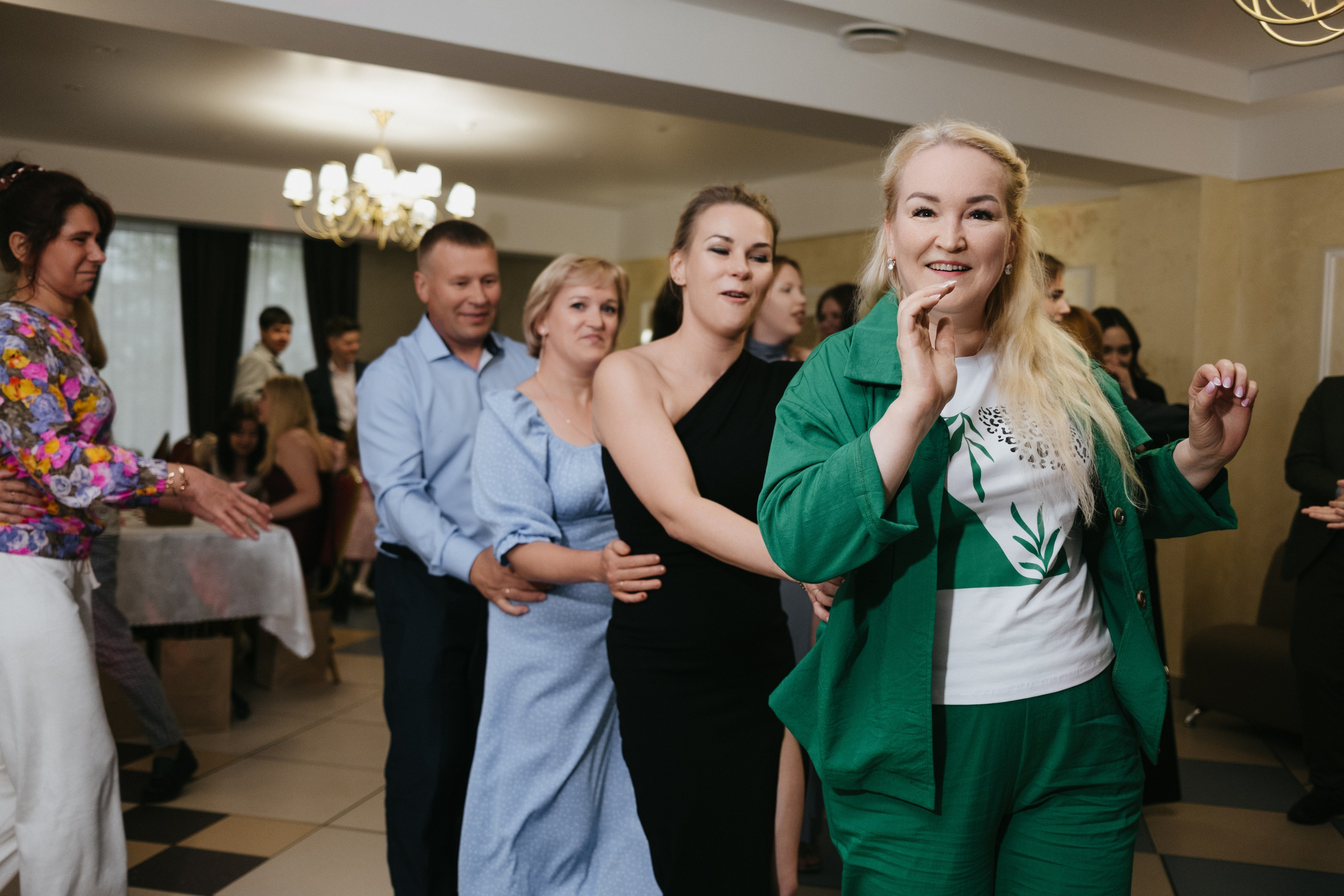 Выпускной 11 класс школы № 30. Свадебный и репортажной фотограф Денис Ожигин в Краснодаре и Краснодарском крае