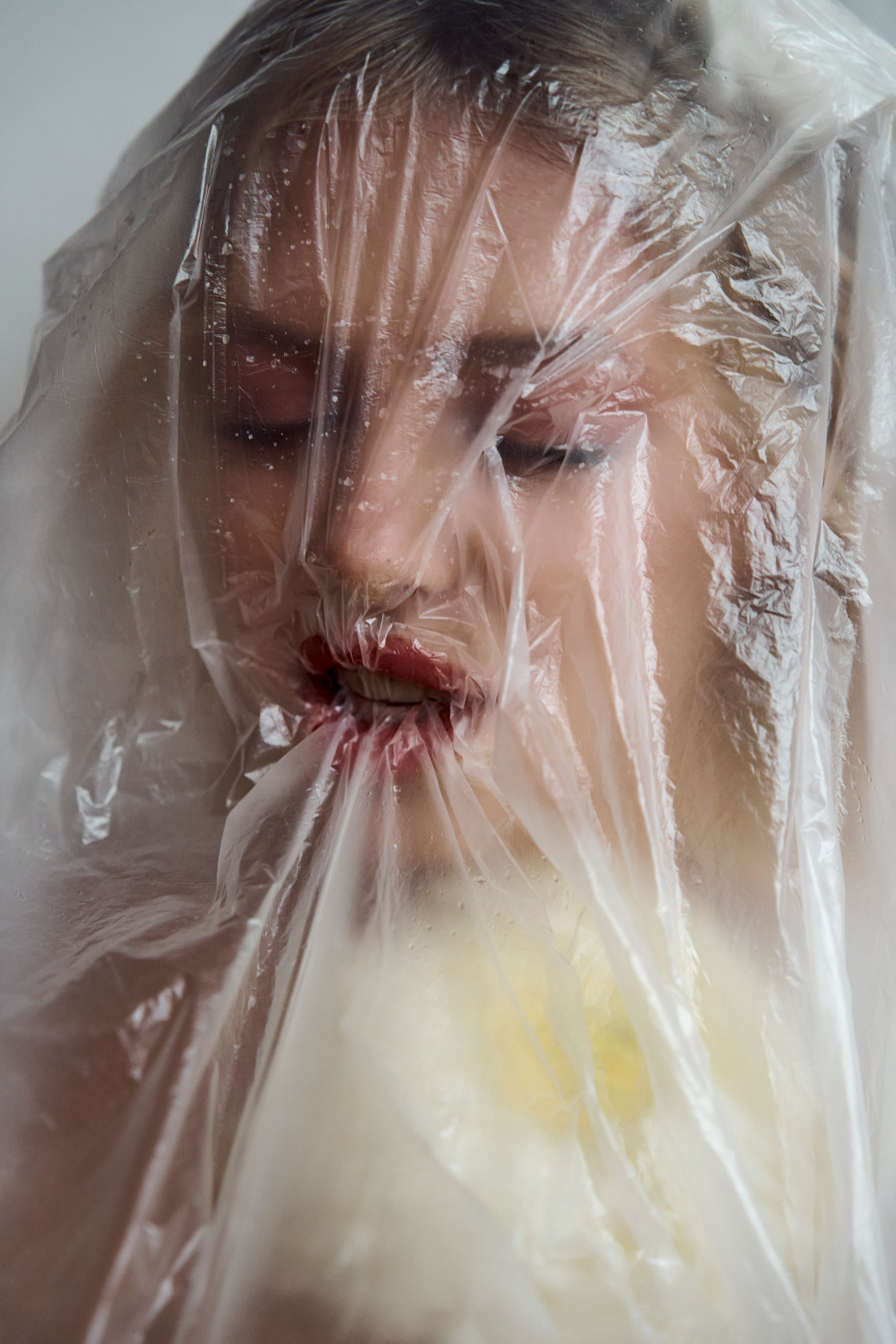 KOMNATA 108 × 9:04 PM. Студийный фотограф в Екатеринбурге Бшари Заана